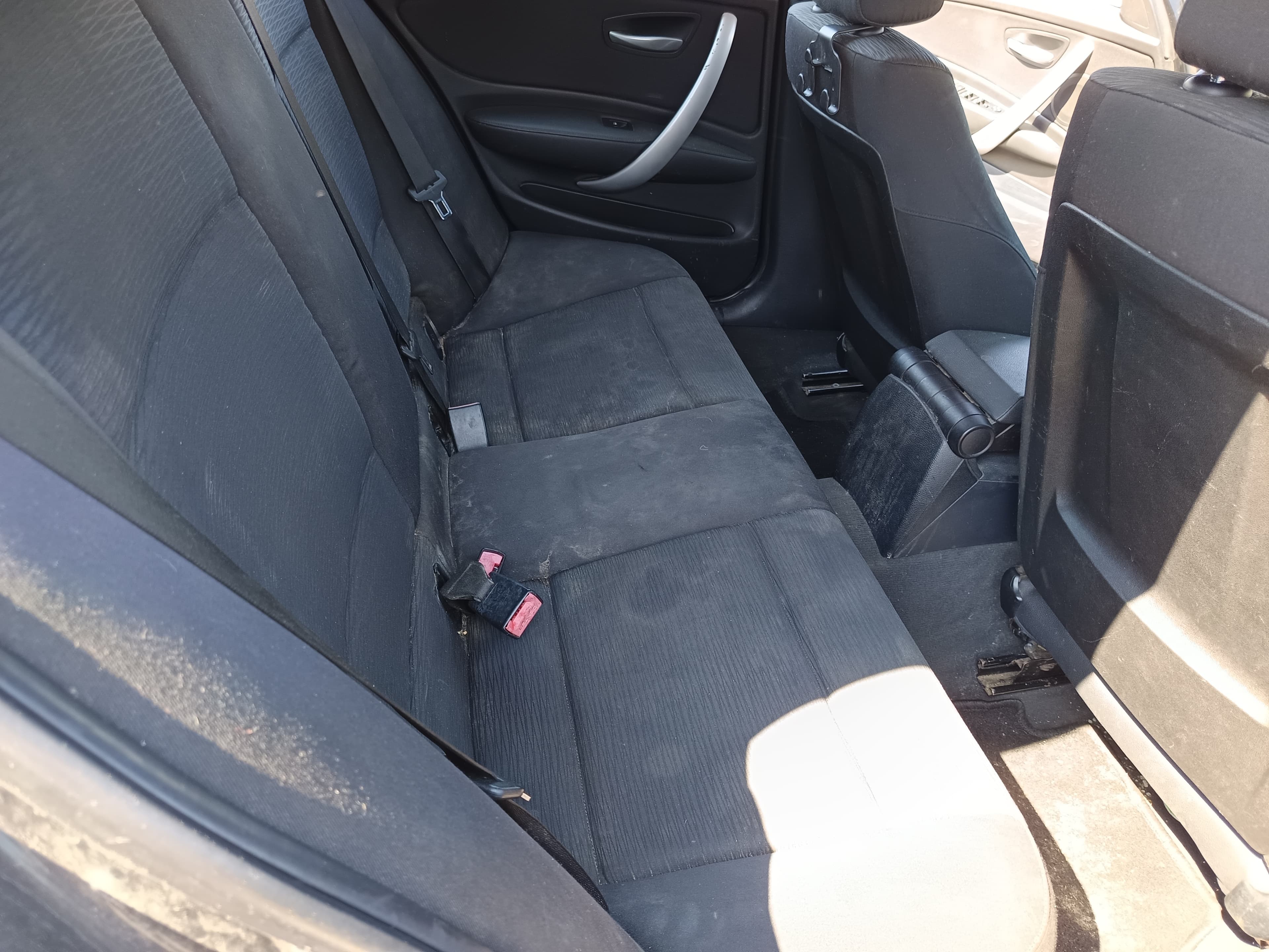 BMW 118d · Ano 2007 — image 21