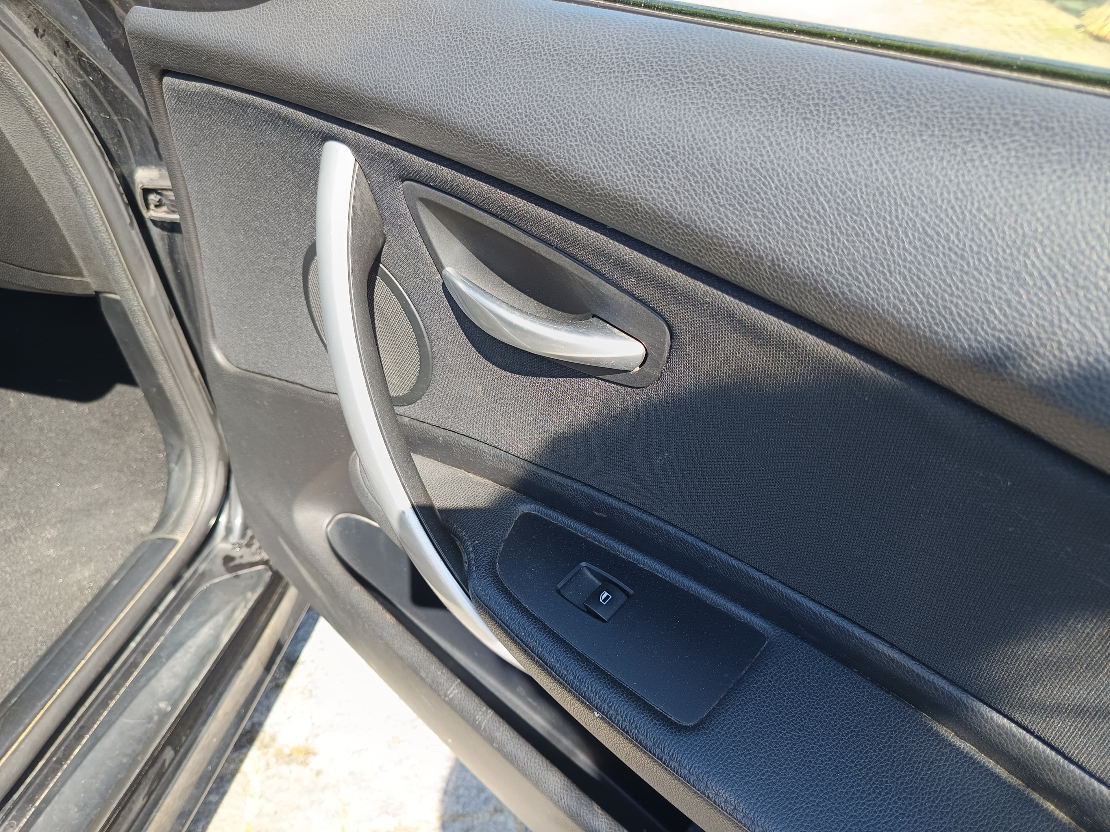 BMW 118d · Ano 2007 — image 24