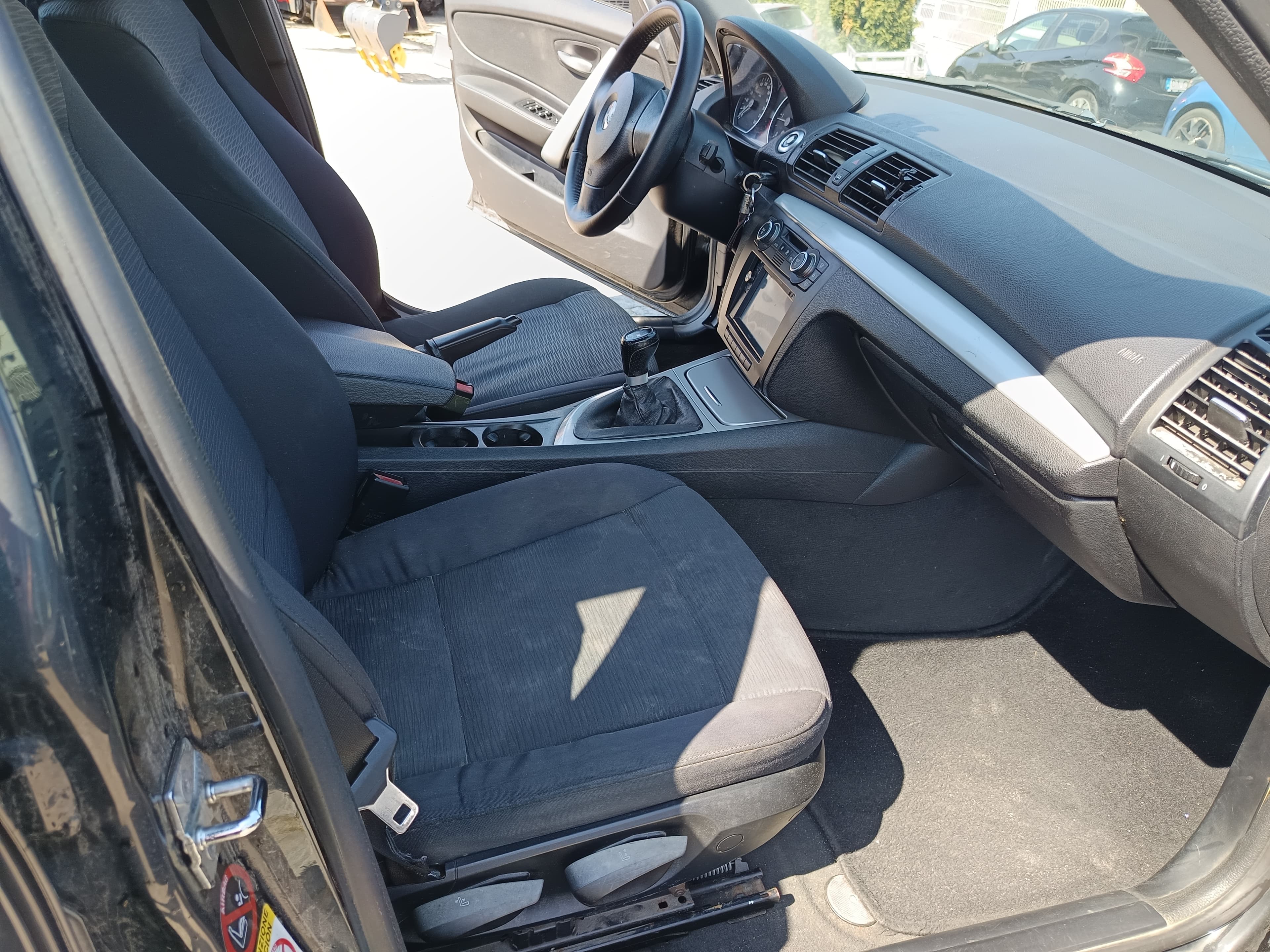 BMW 118d · Ano 2007 — image 25
