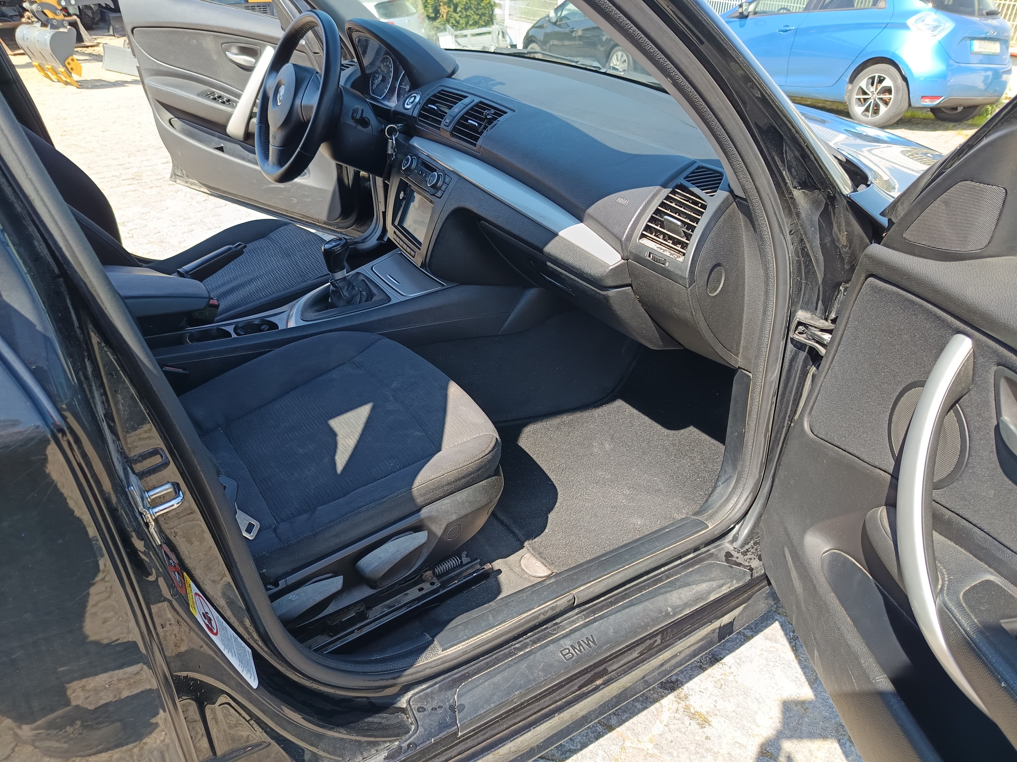 BMW 118d · Ano 2007 — image 23