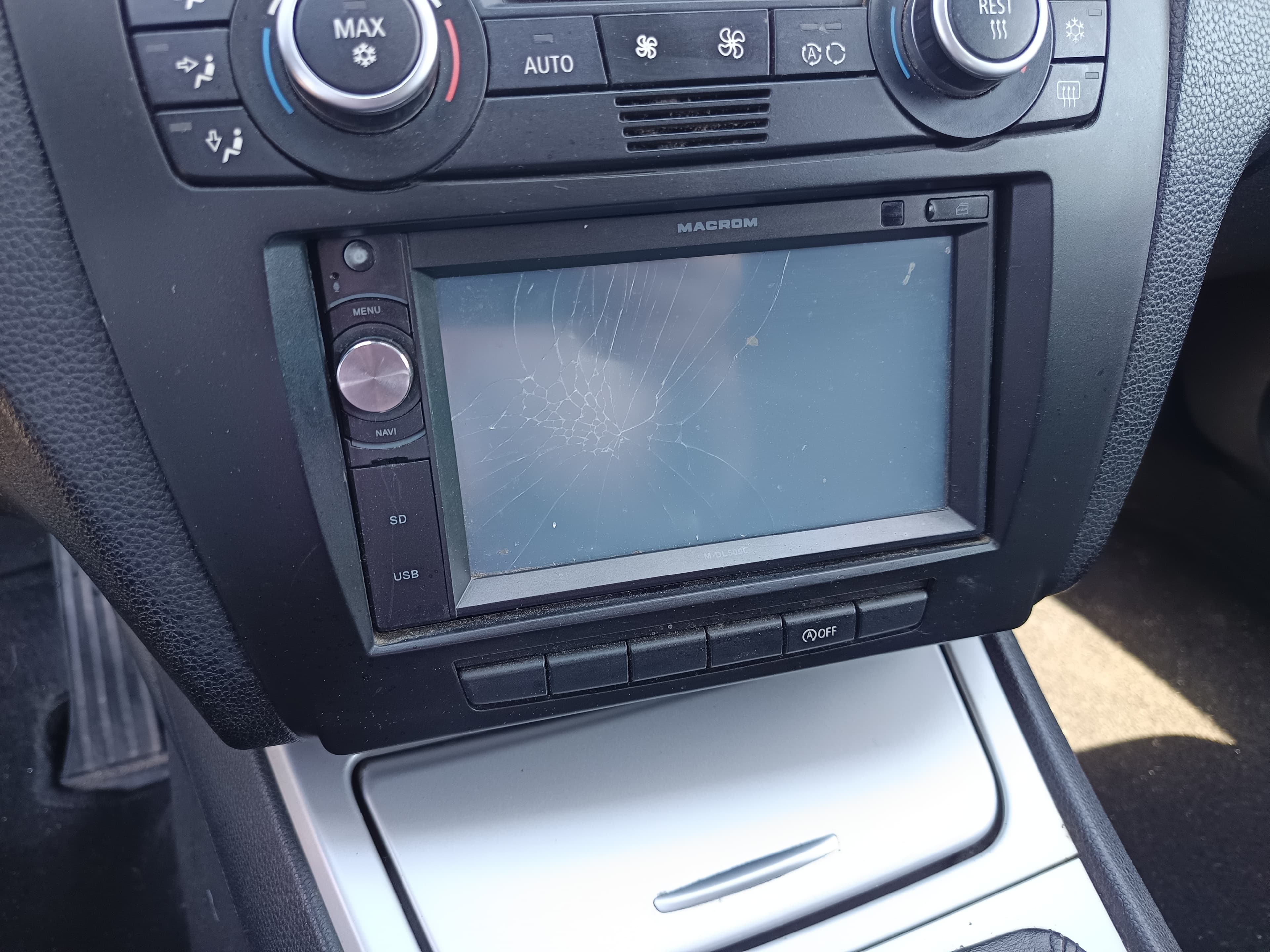 BMW 118d · Ano 2007 — image 36