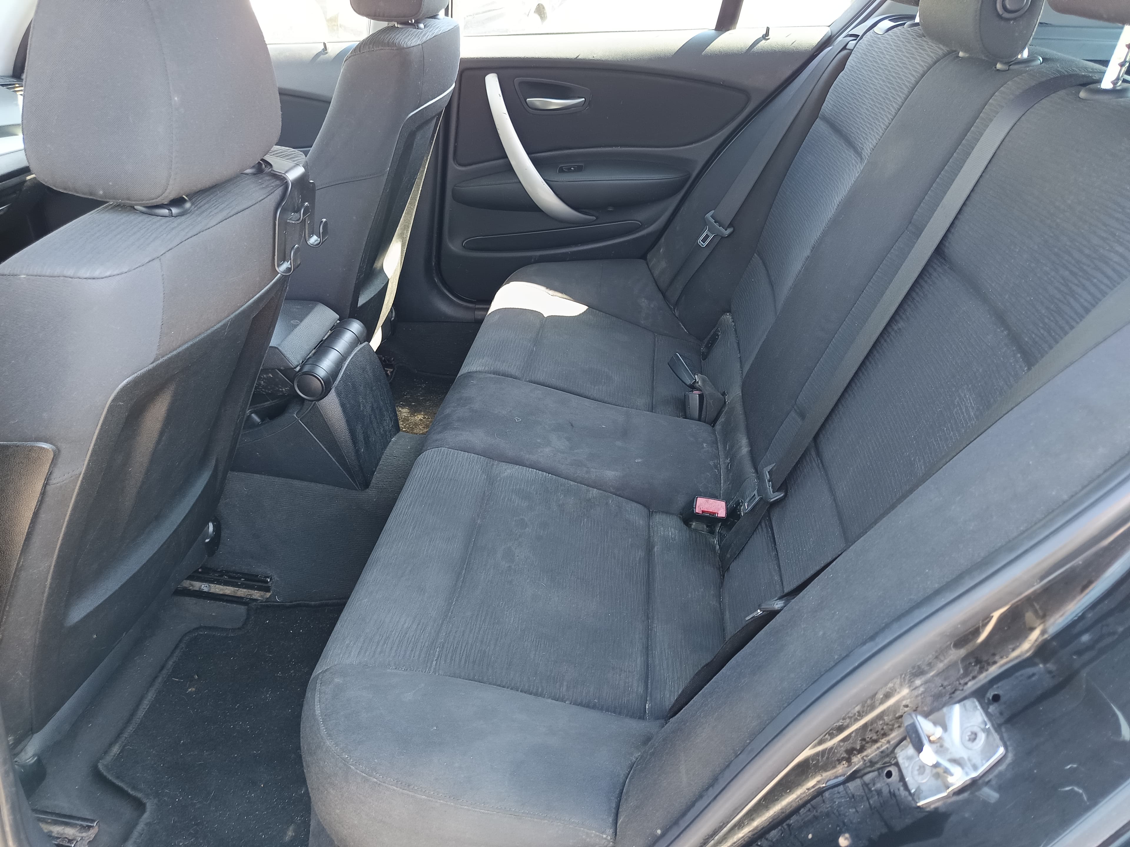 BMW 118d · Ano 2007 — image 28