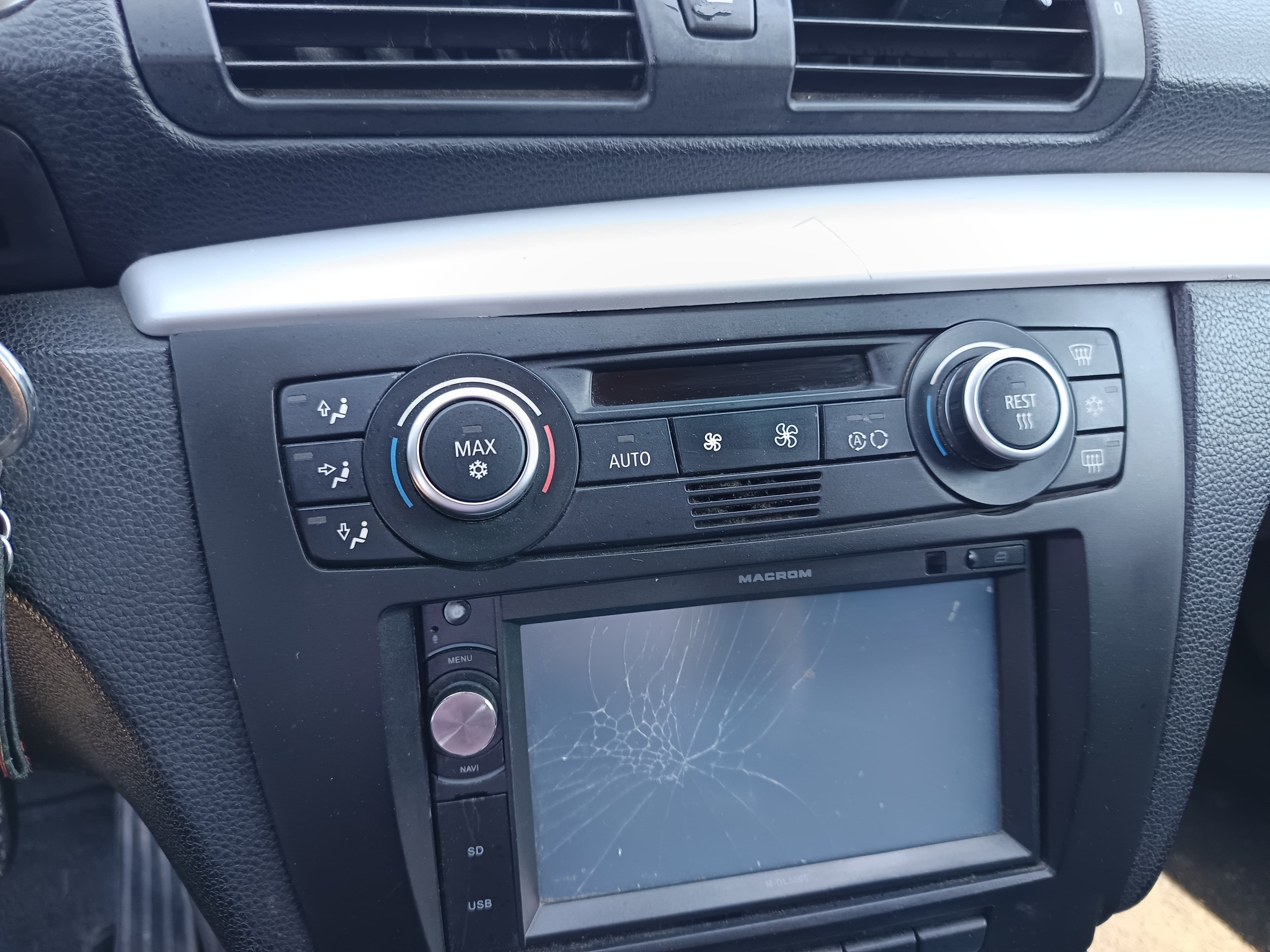 BMW 118d · Ano 2007 — image 35