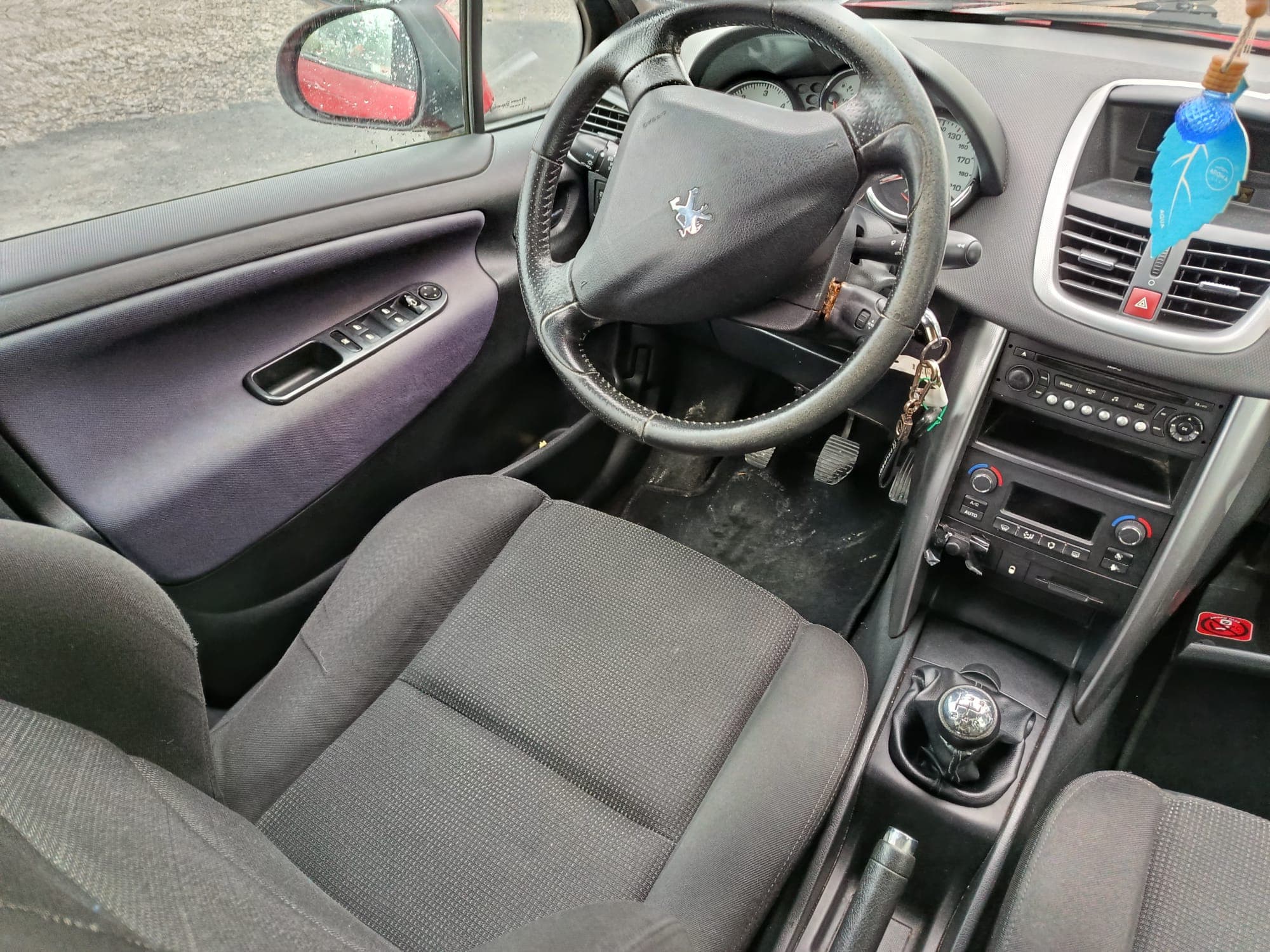 Peugeot 207 · Ano 2008 — image 18