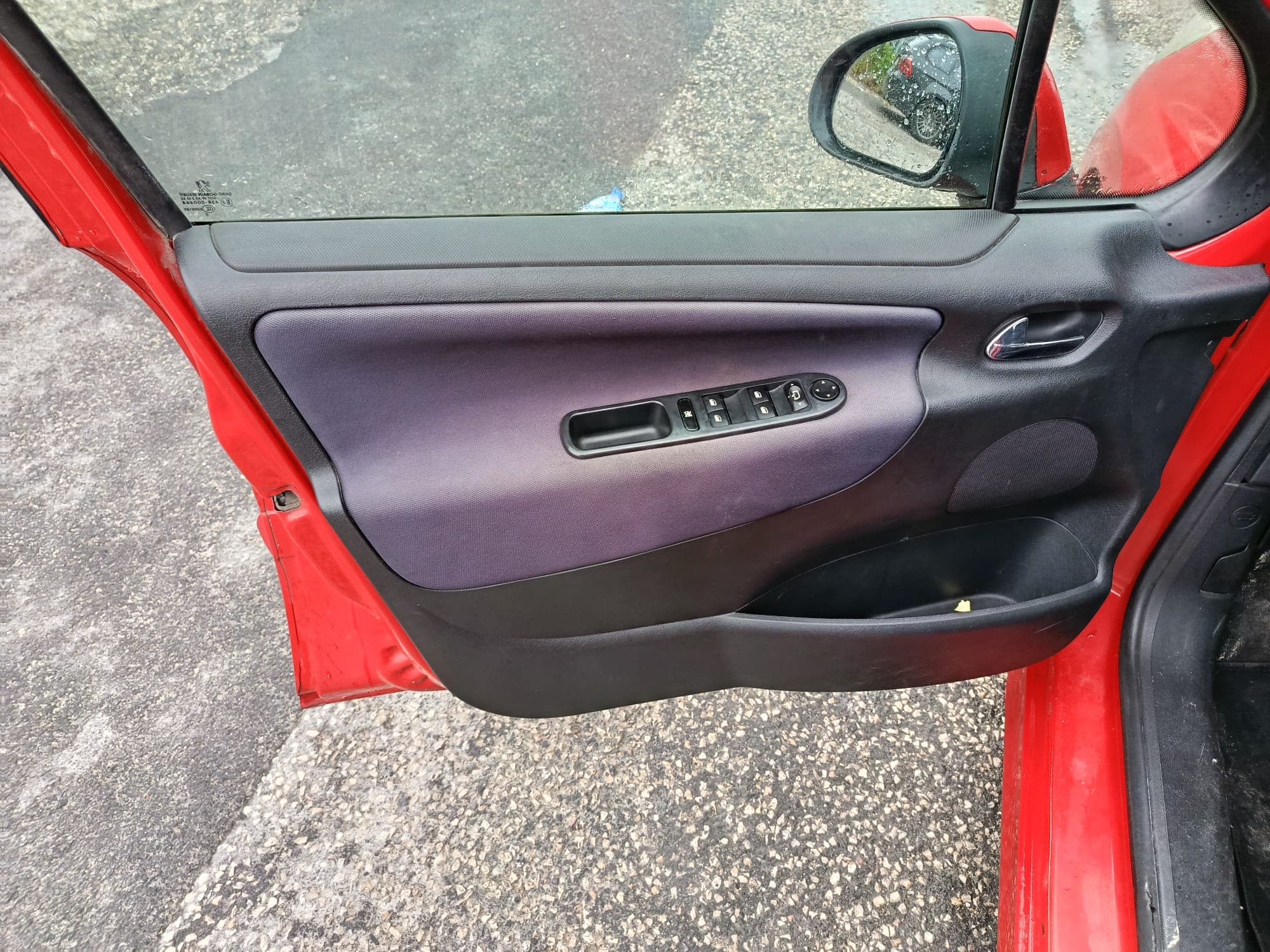 Peugeot 207 · Ano 2008 — image 24