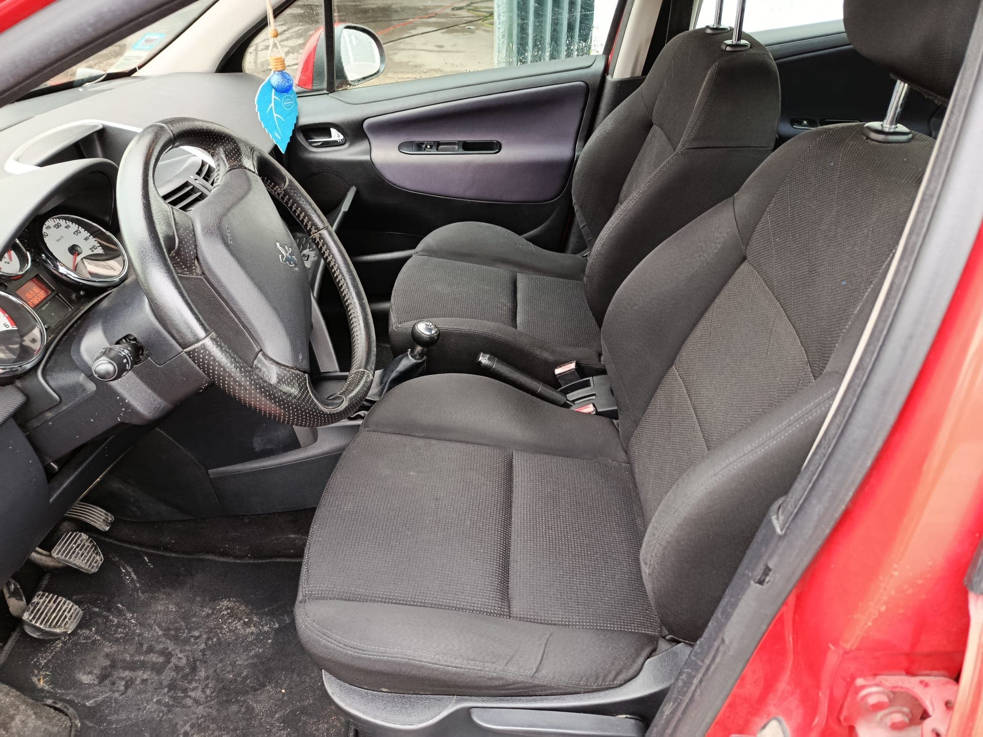 Peugeot 207 · Ano 2008 — image 19