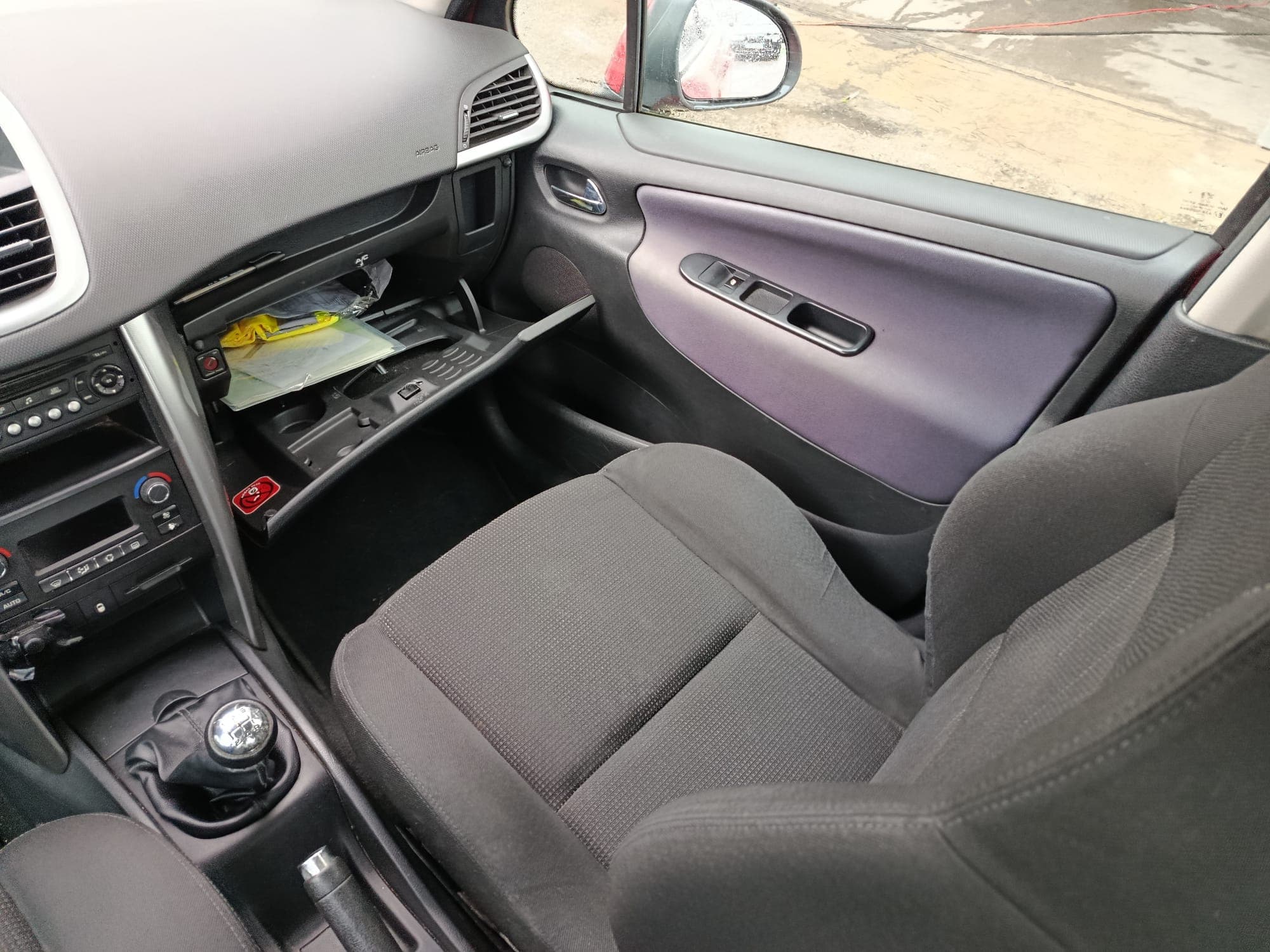 Peugeot 207 · Ano 2008 — image 16
