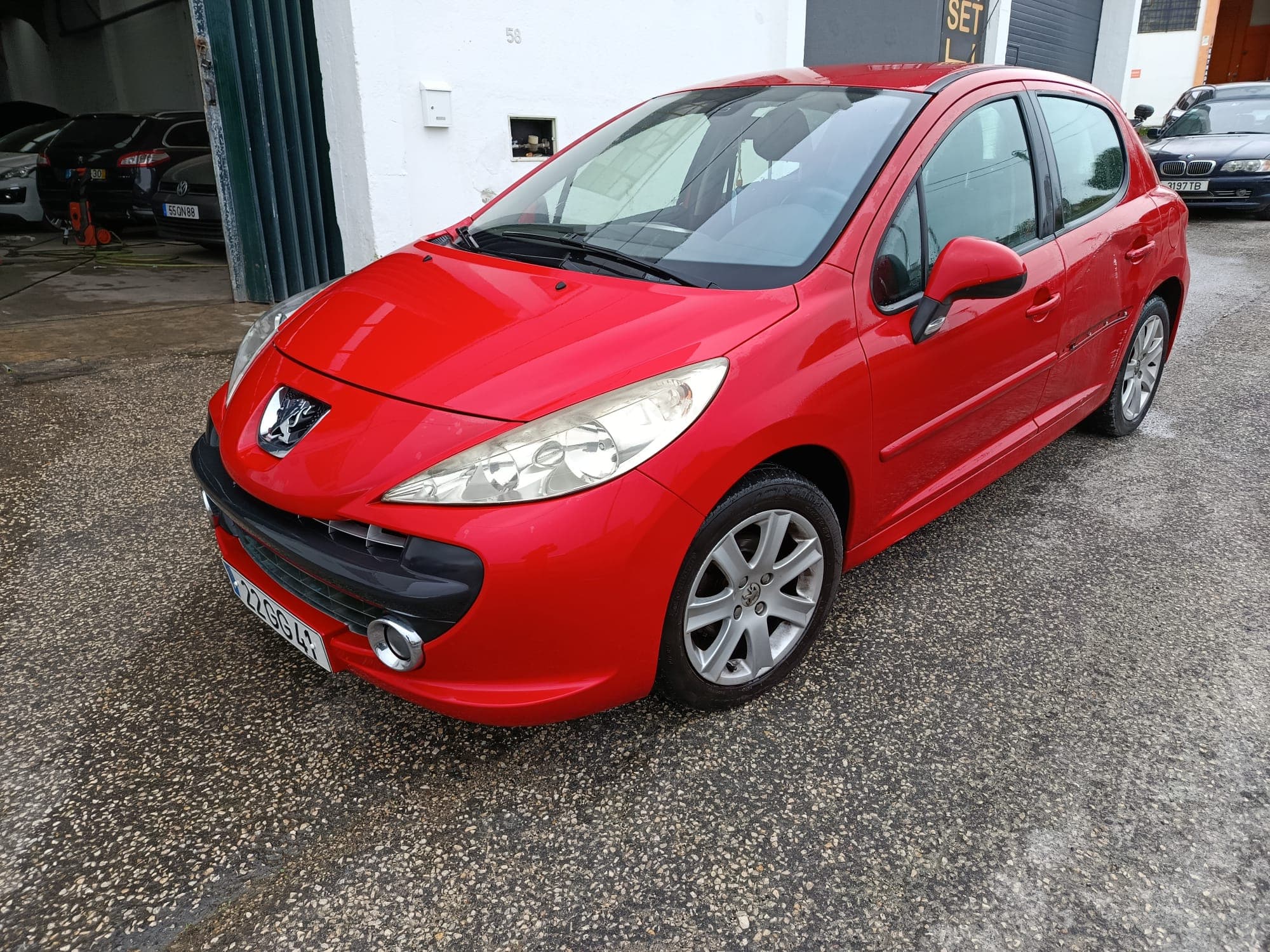 Peugeot 207 · Ano 2008 — image 2