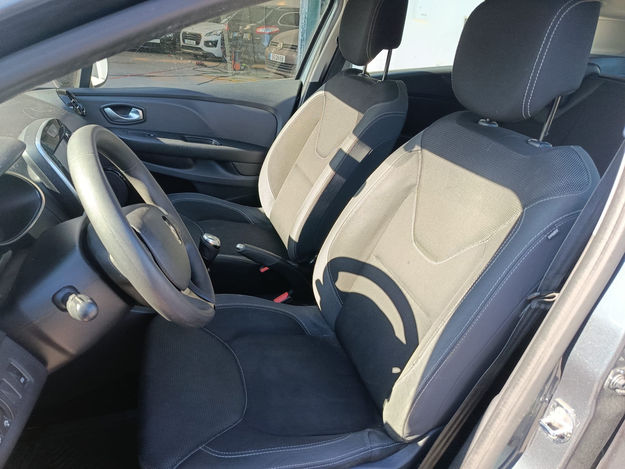 Renault Clio · Ano 2018 — imagem 12