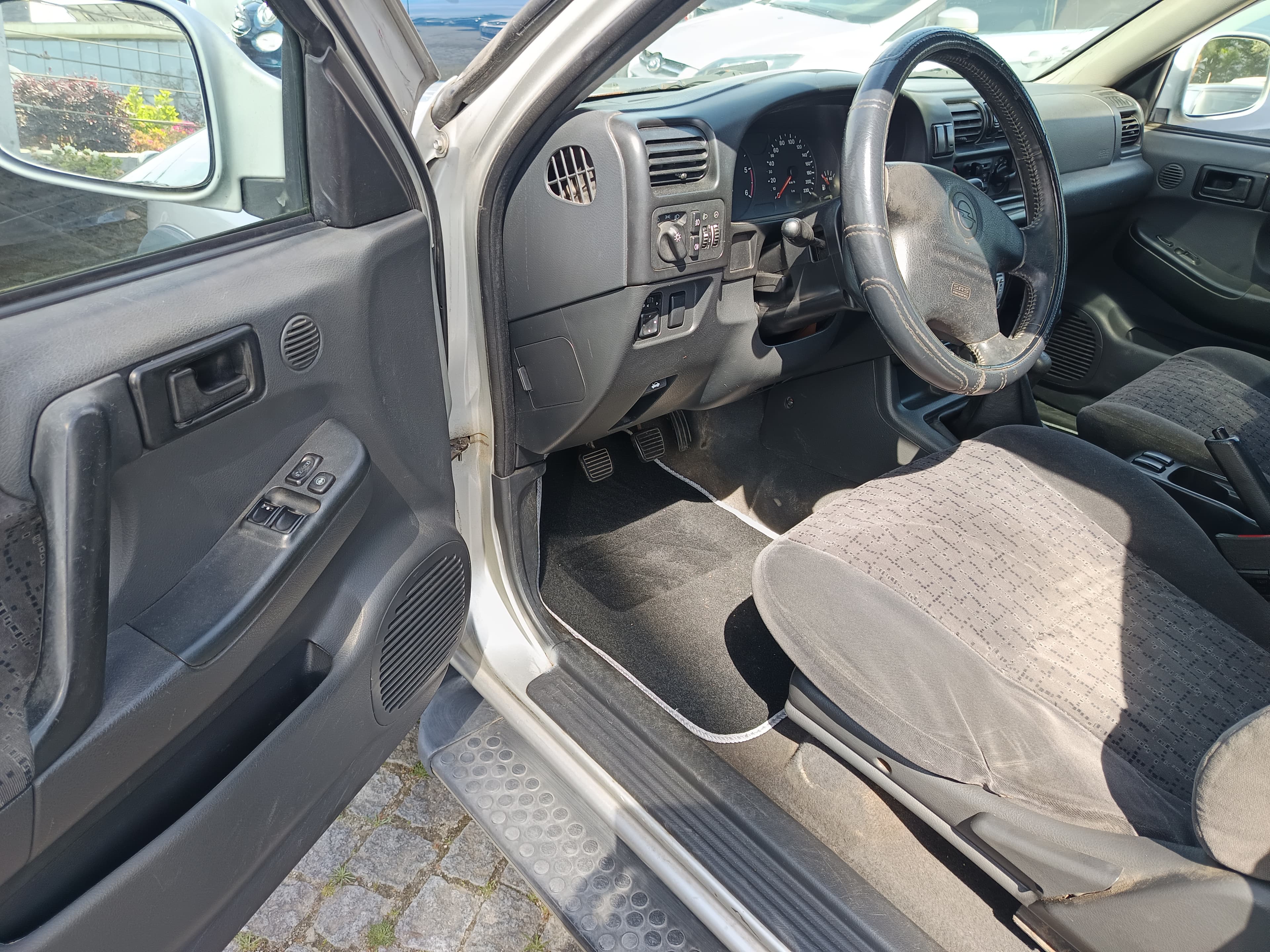 Opel Frontera · Ano 1999 — image 28