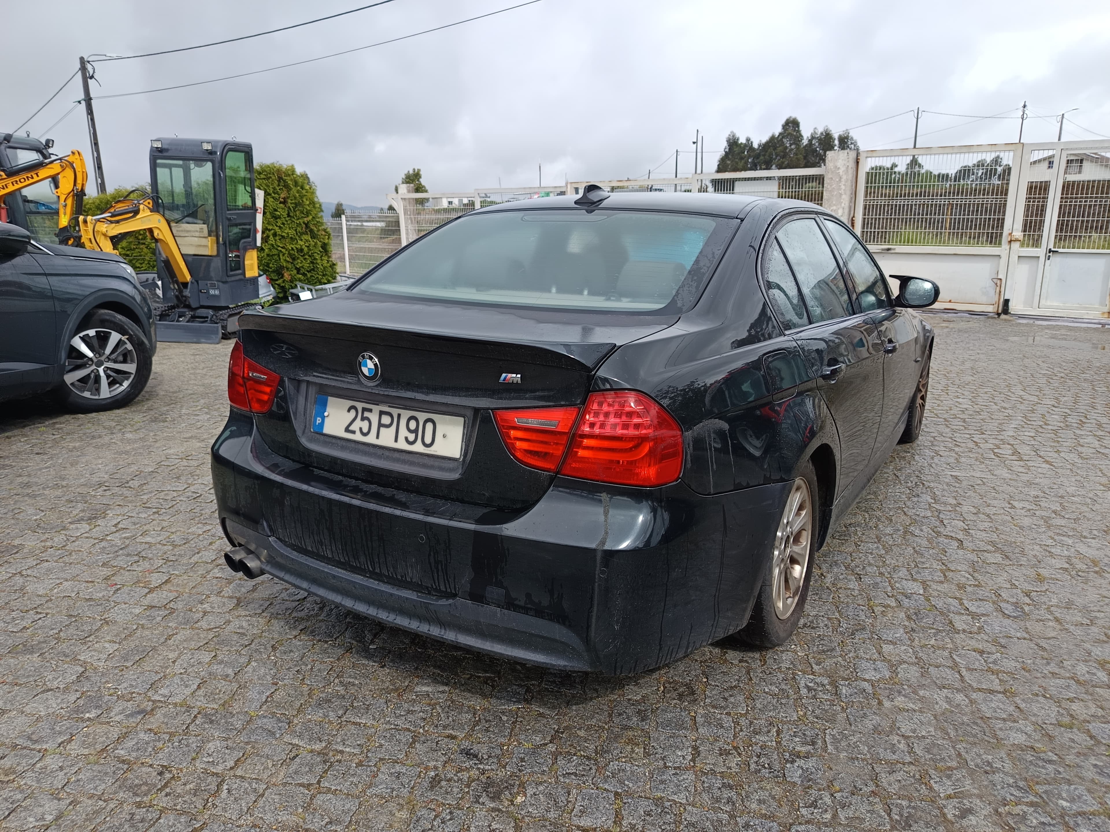 BMW 318d · Ano 2011 — image 4
