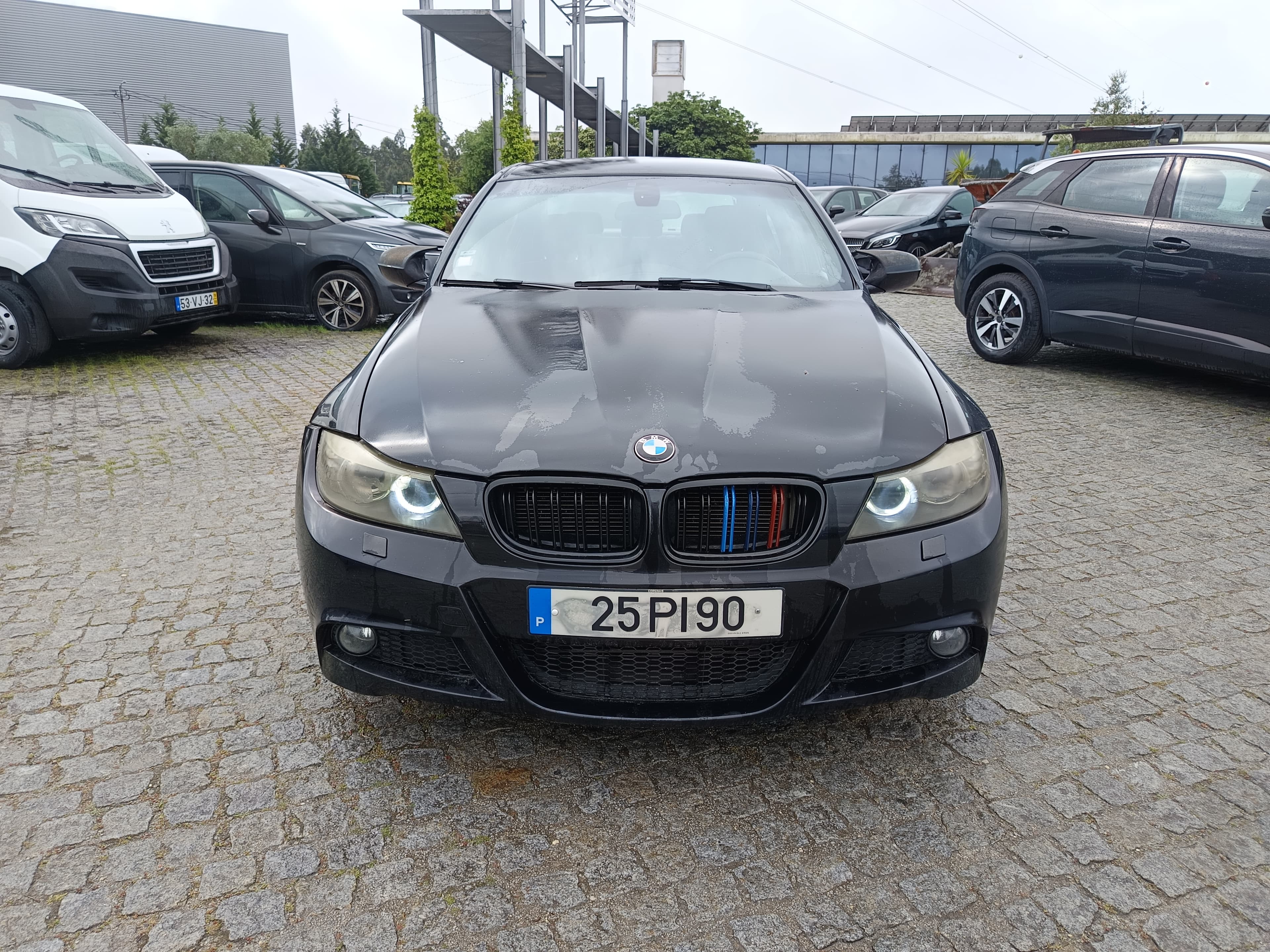 BMW 318d · Ano 2011 — image 2