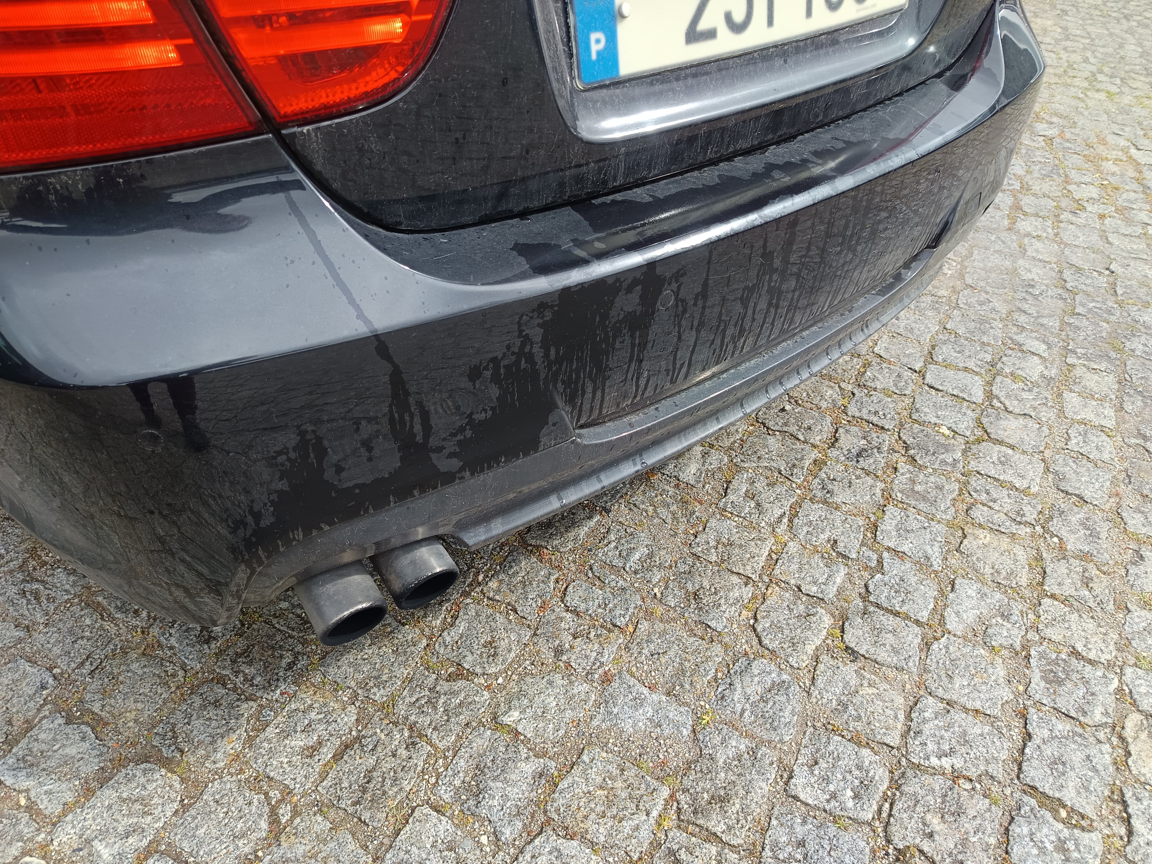 BMW 318d · Ano 2011 — image 11