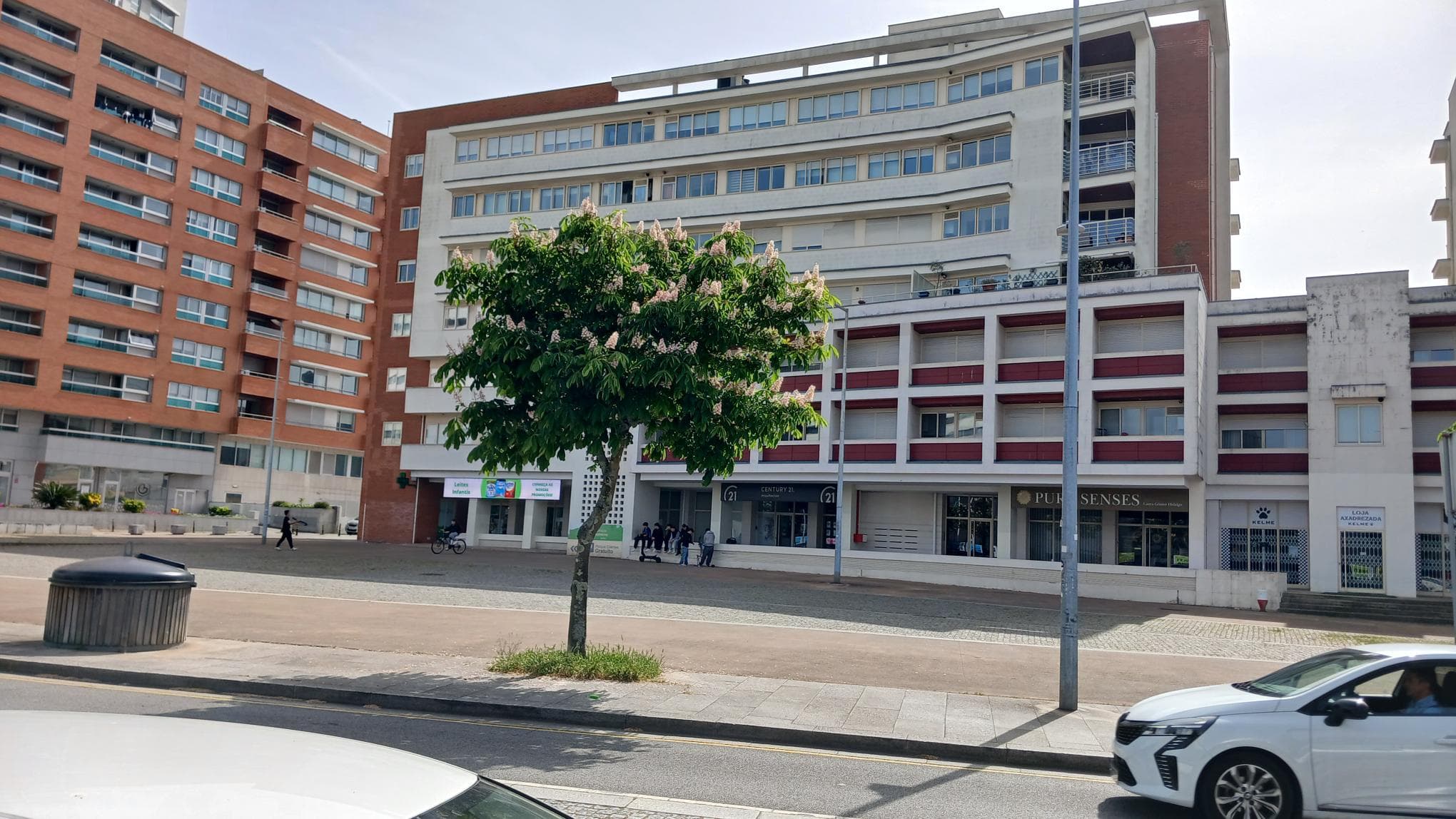 Apartamento T2 + Lugar de Garagem e Arrumos · Boavista, Porto — imagem 1
