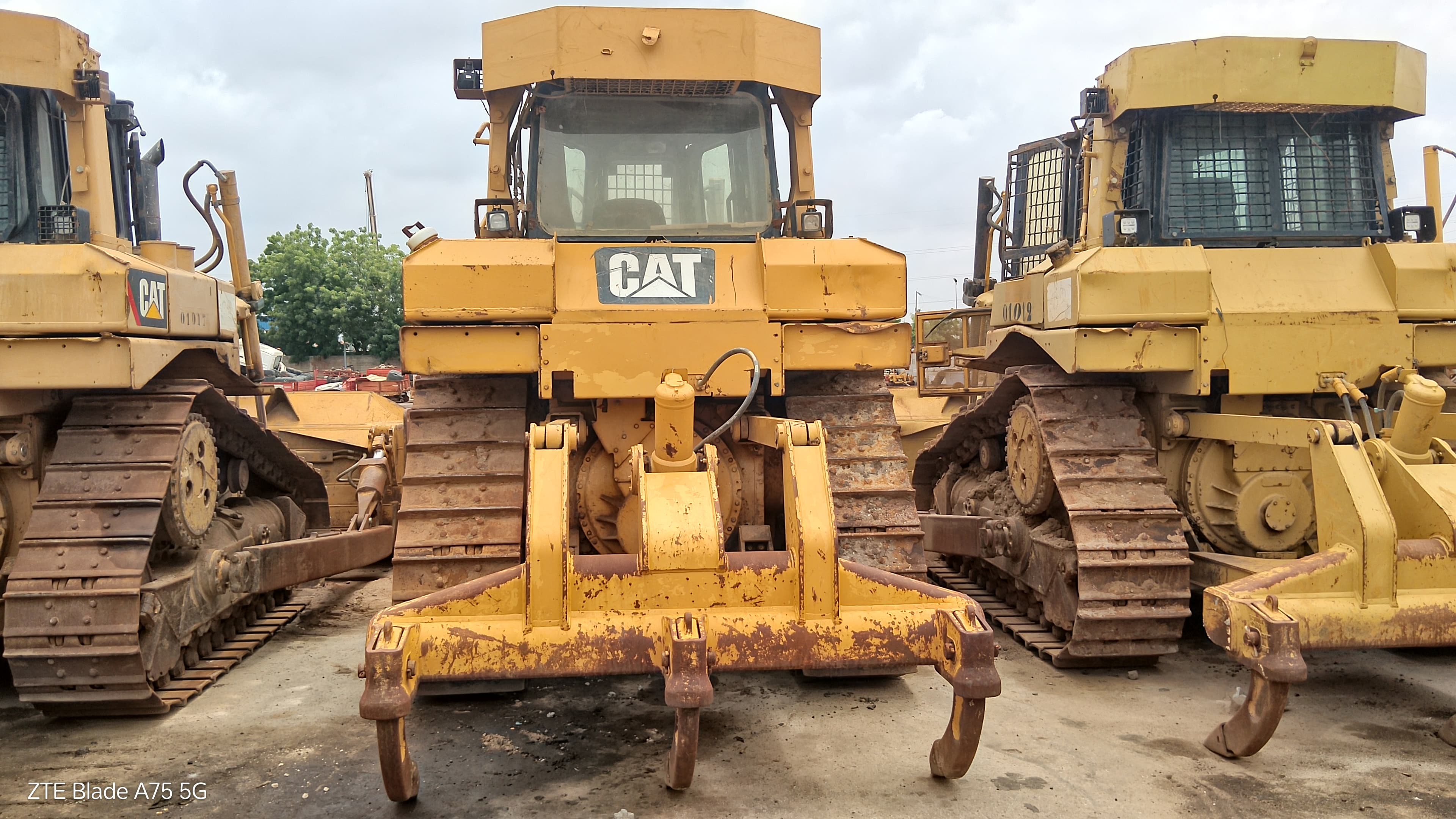Tractor de Rastos 20 T CATERPILLAR D6 R — imagen 2