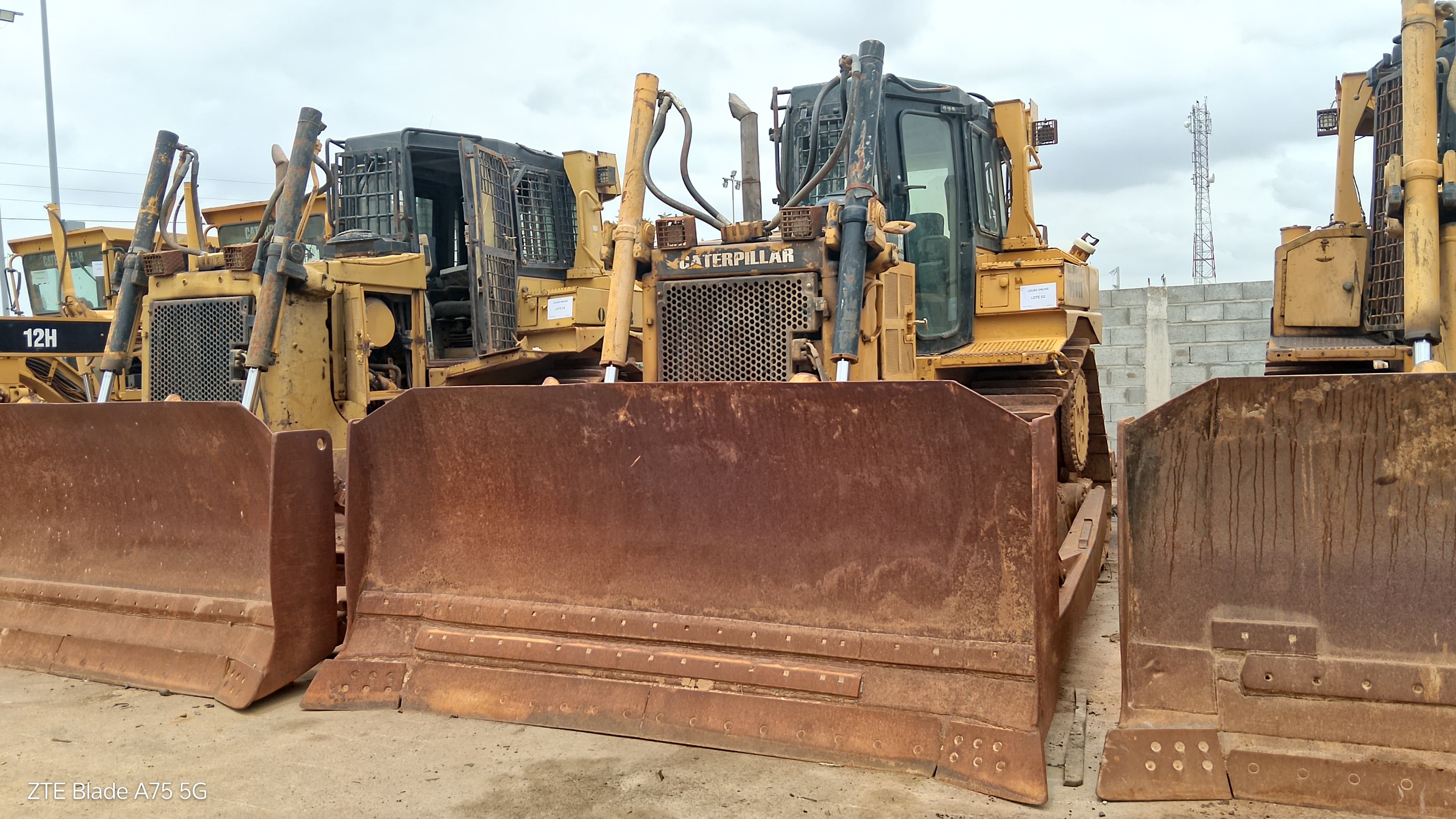 Tractor de Rastos 20 T CATERPILLAR D6 R — imagen 1