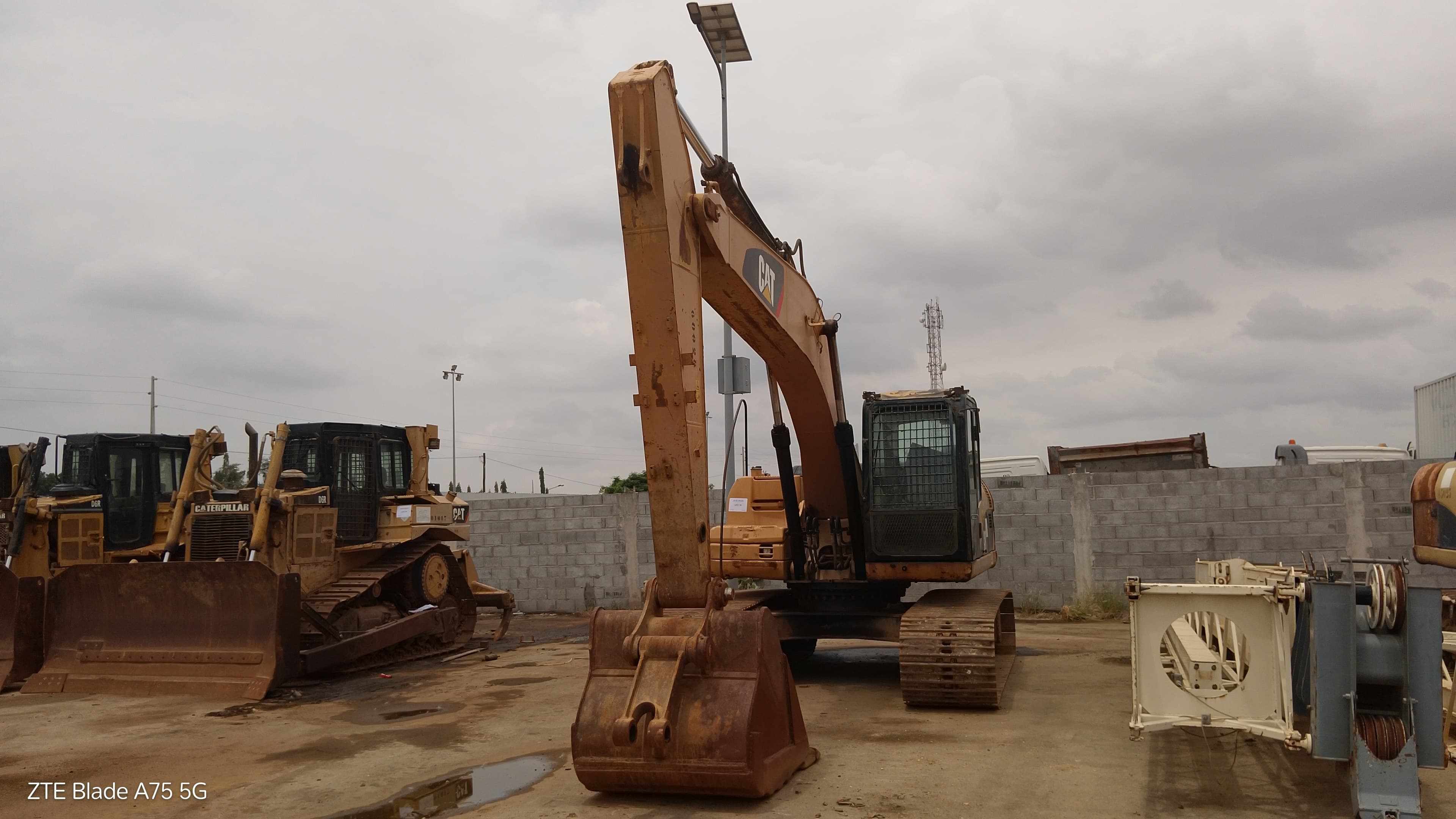 Escavadora de Rastos 20 T CATERPILLAR 320 D — imagen 4