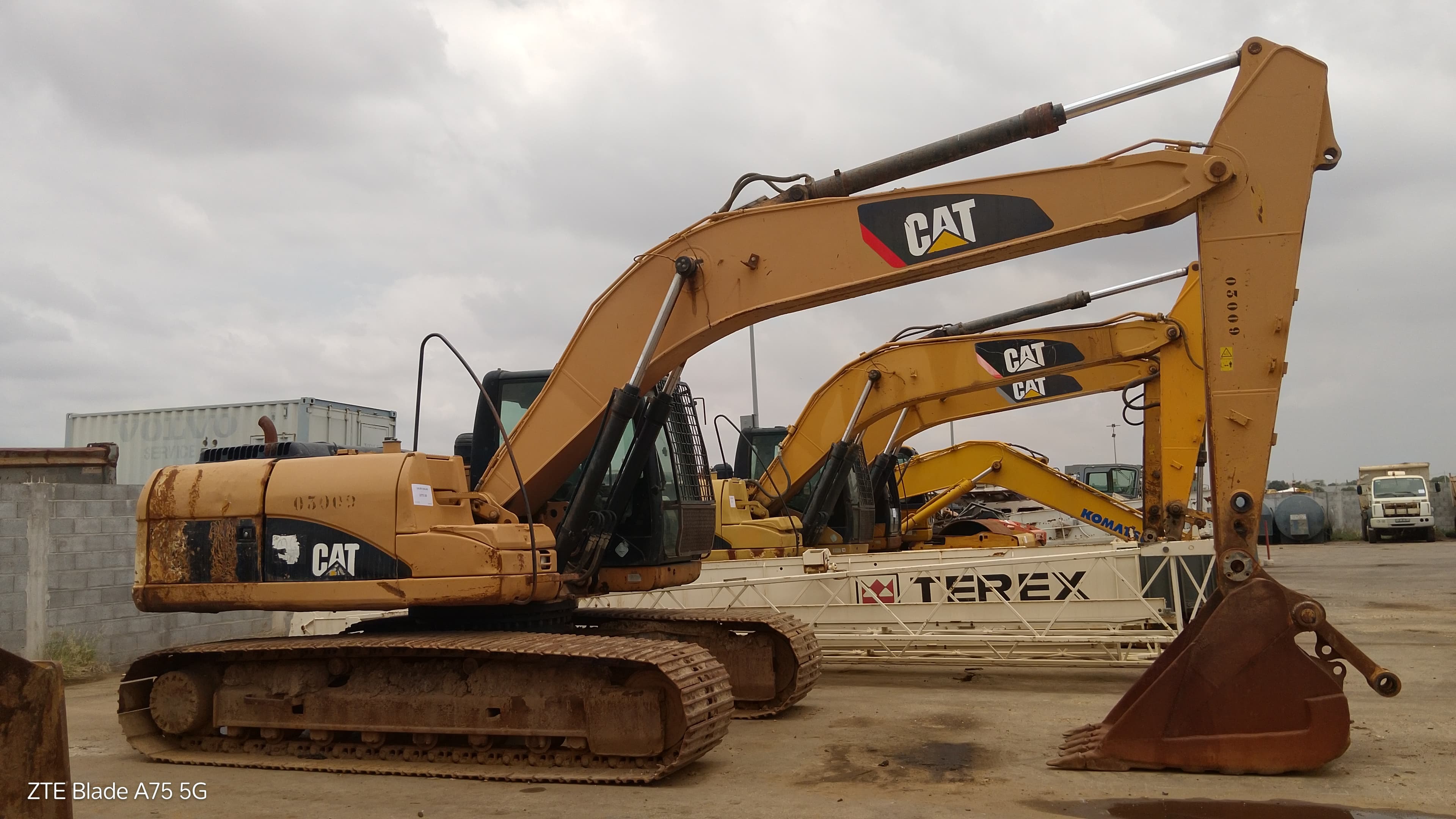 Escavadora de Rastos 20 T CATERPILLAR 320 D — imagen 2