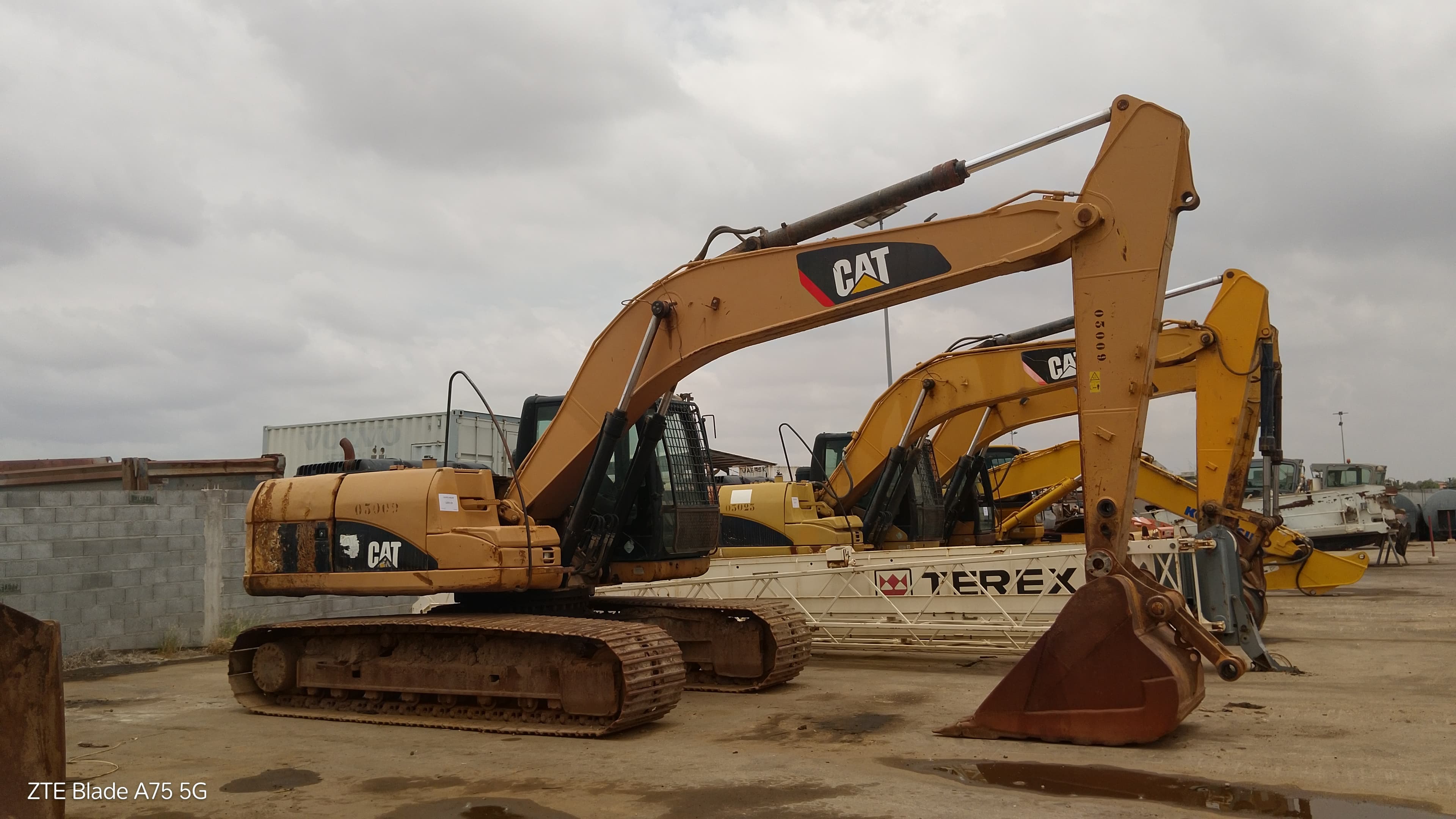 Escavadora de Rastos 20 T CATERPILLAR 320 D — imagen 1