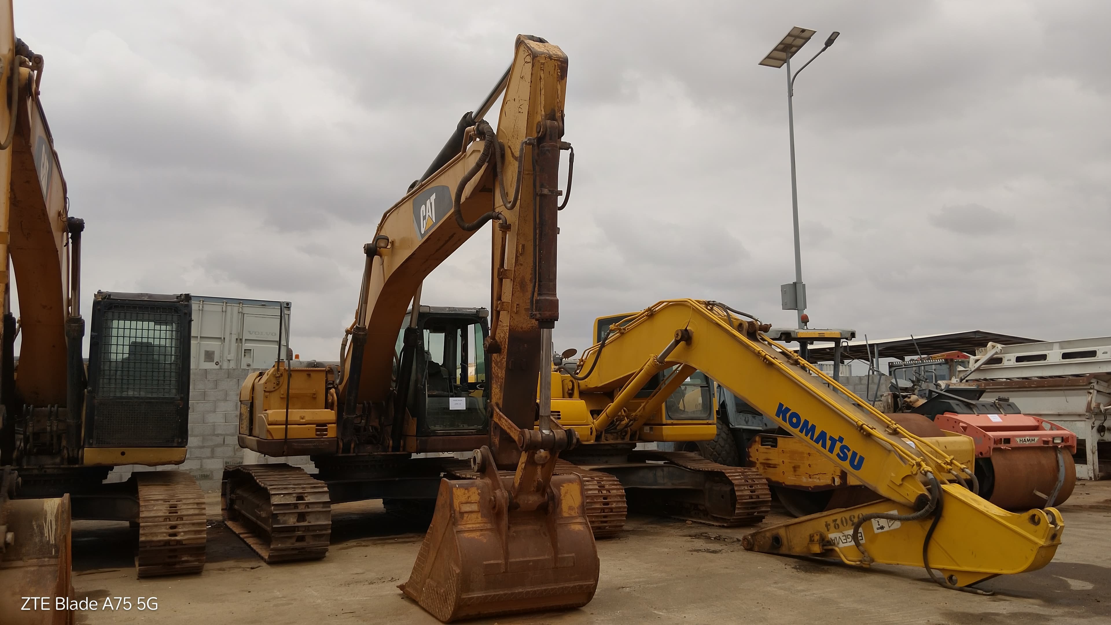 Escavadora de Rastos 20 T CATERPILLAR 320 D — imagem 2