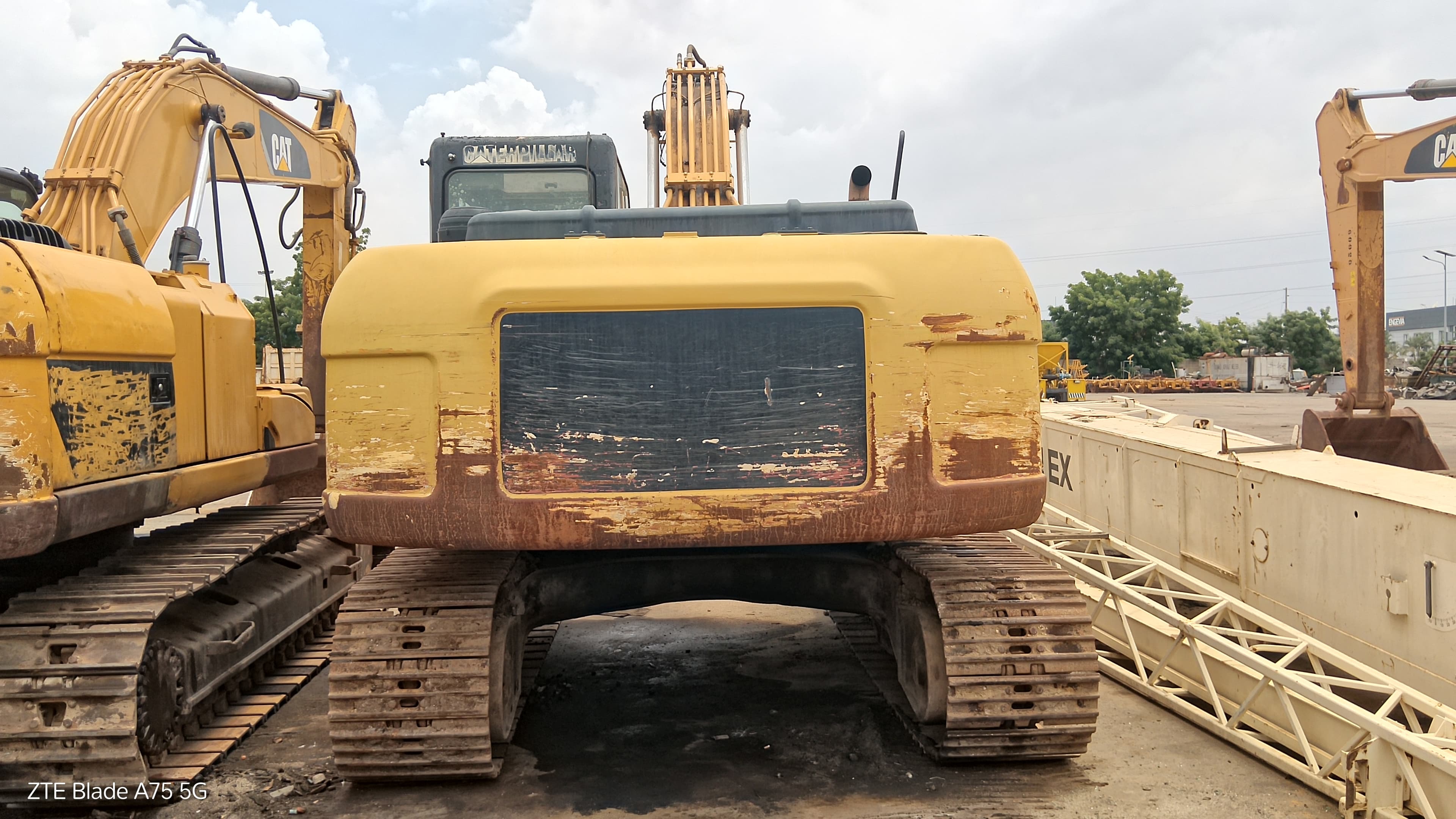 Escavadora de Rastos 20 T CATERPILLAR 320 D — image 5