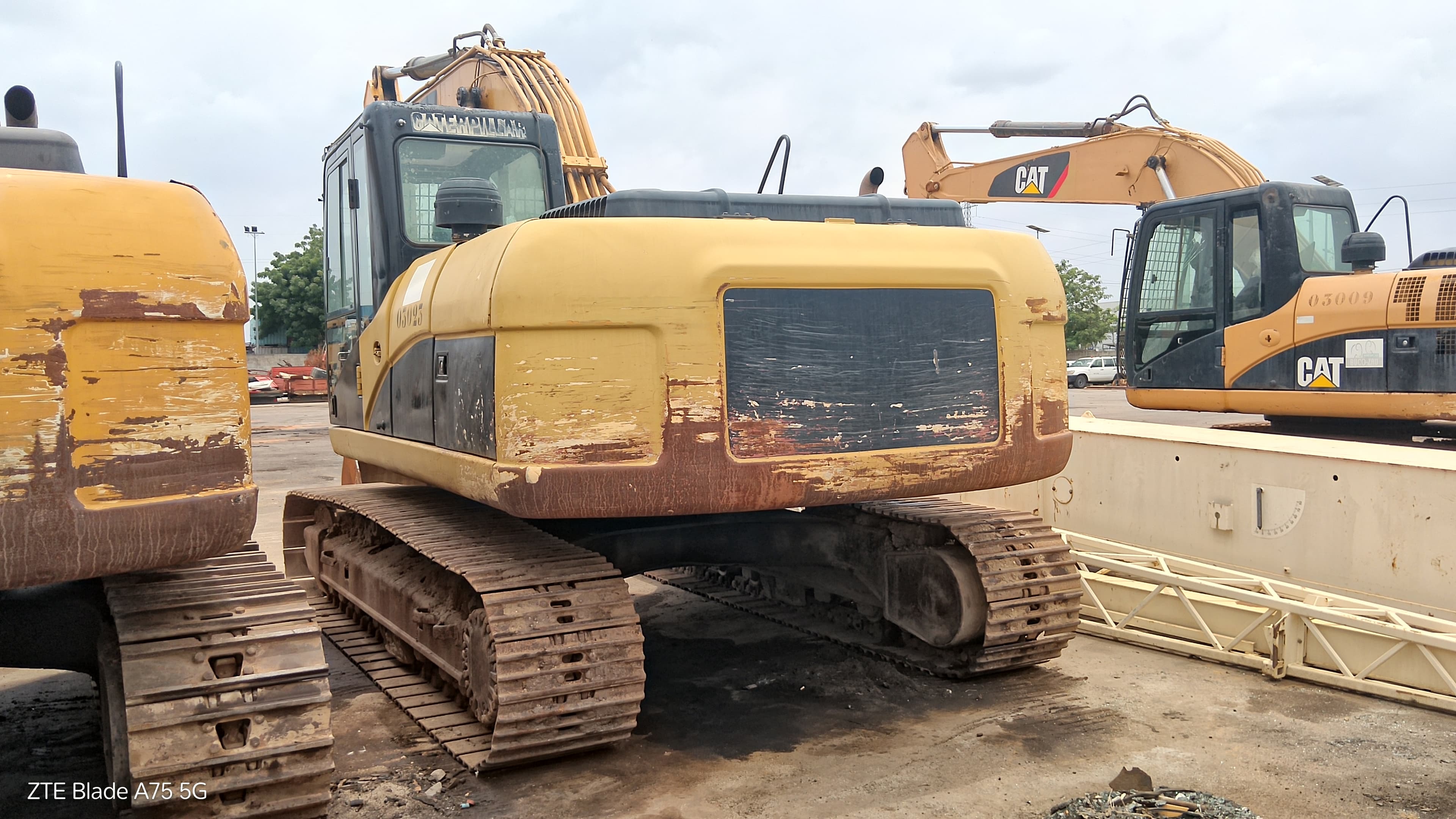Escavadora de Rastos 20 T CATERPILLAR 320 D — image 4
