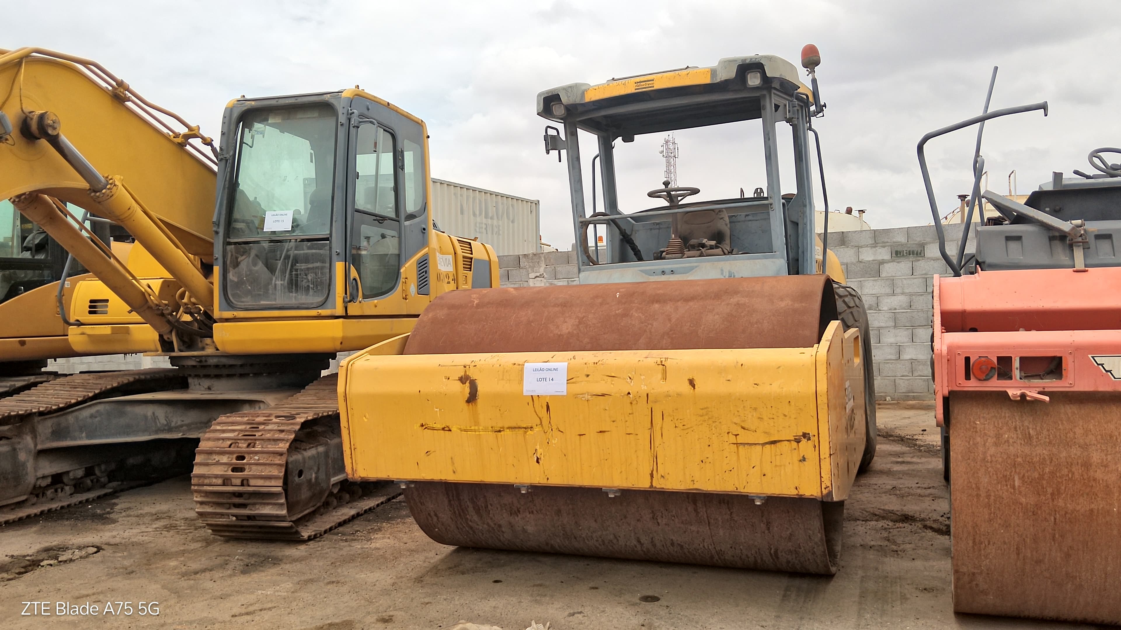 Cilindro de Solos 12 T DYNAPAC CA 2500D — imagem 1