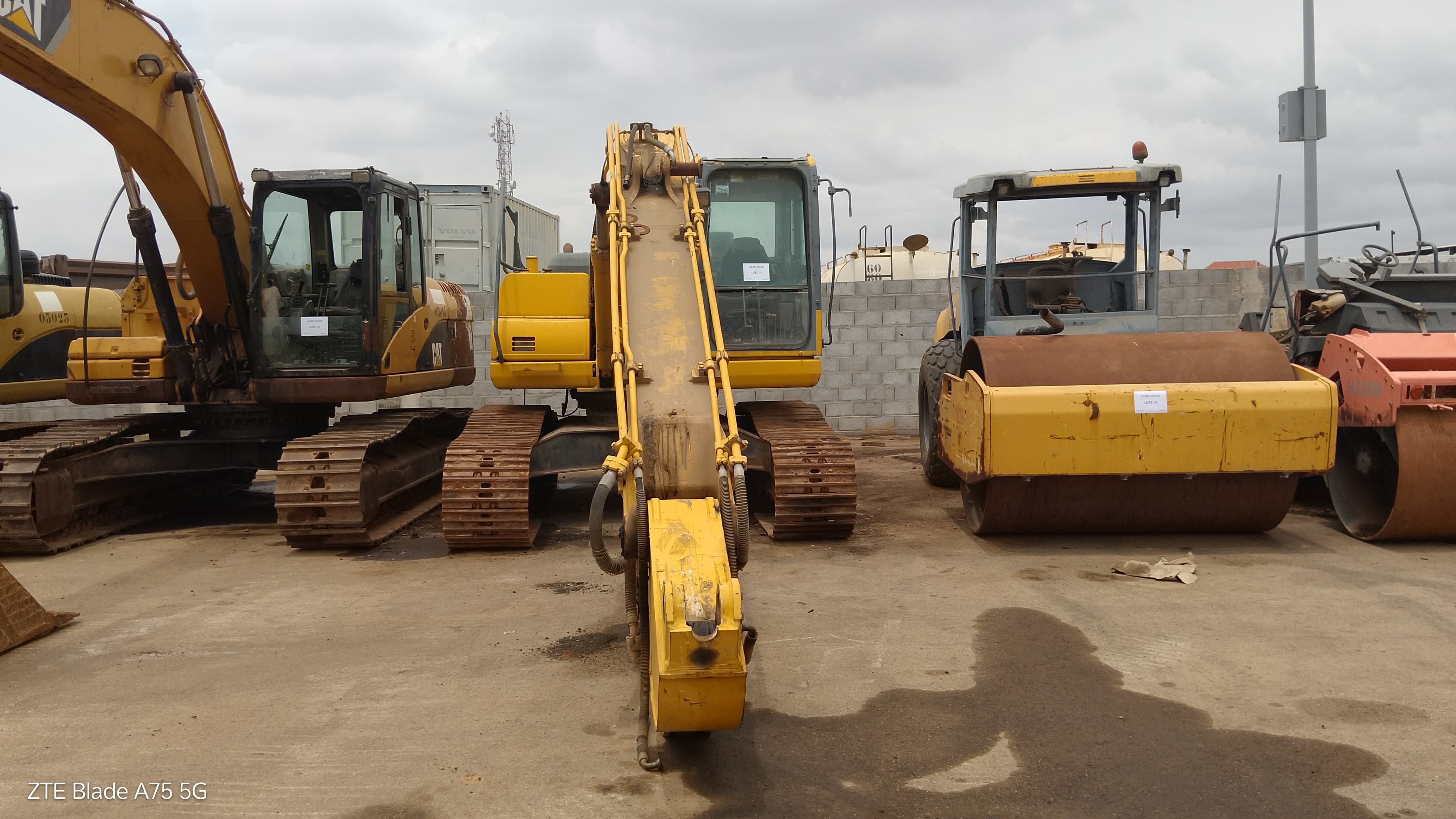 Escavadora de Rastos 20 T KOMATSU PC 220-8 HCU — image 3