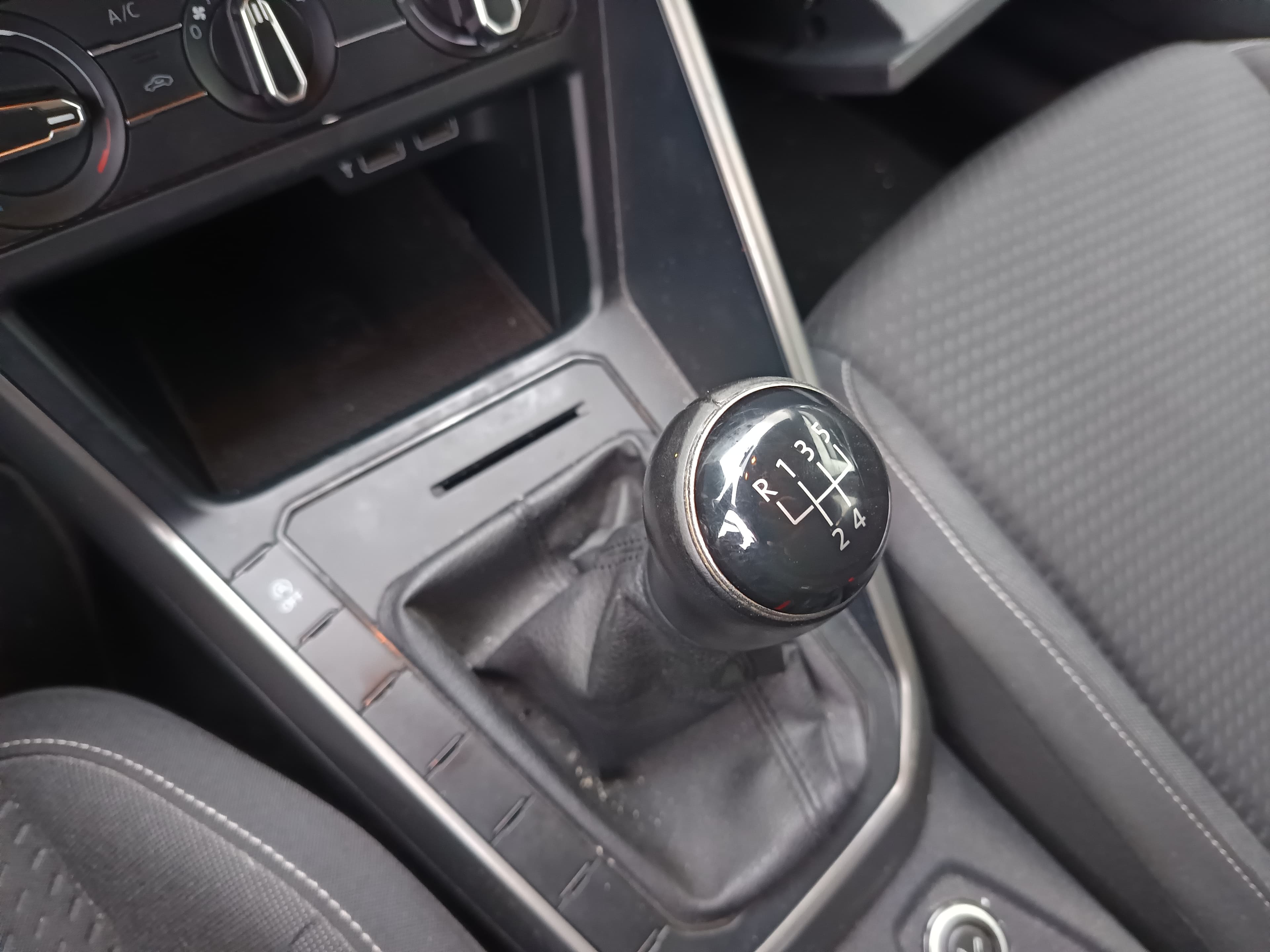 Volkswagen Polo · Ano 2018 — image 19