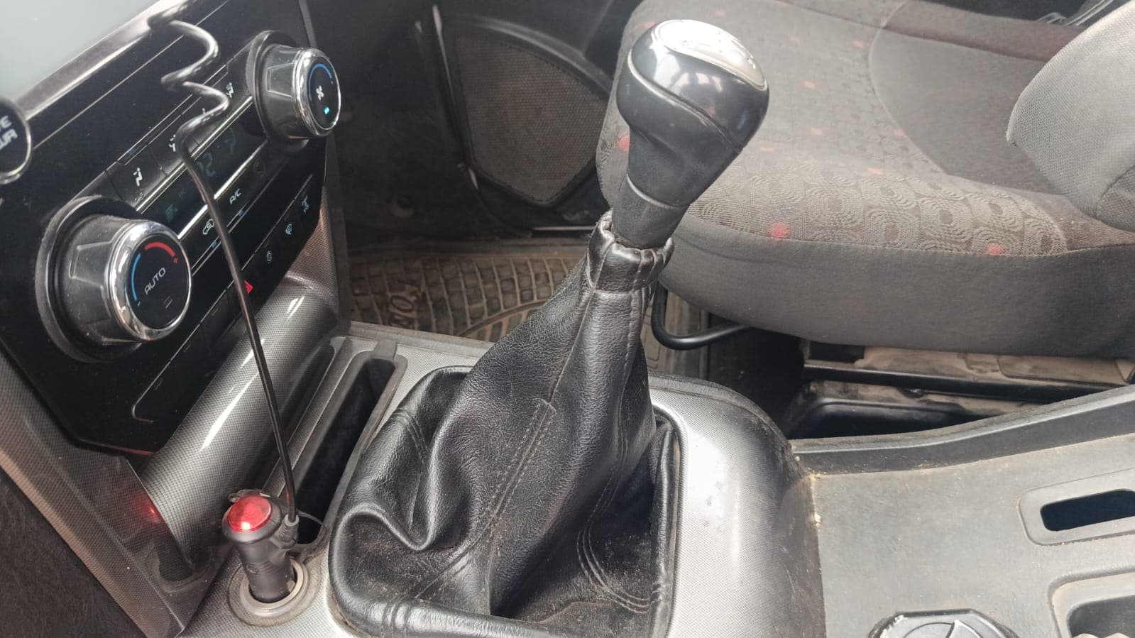 Mahindra/Scorpion dupla cabine - 2019 — imagem 12