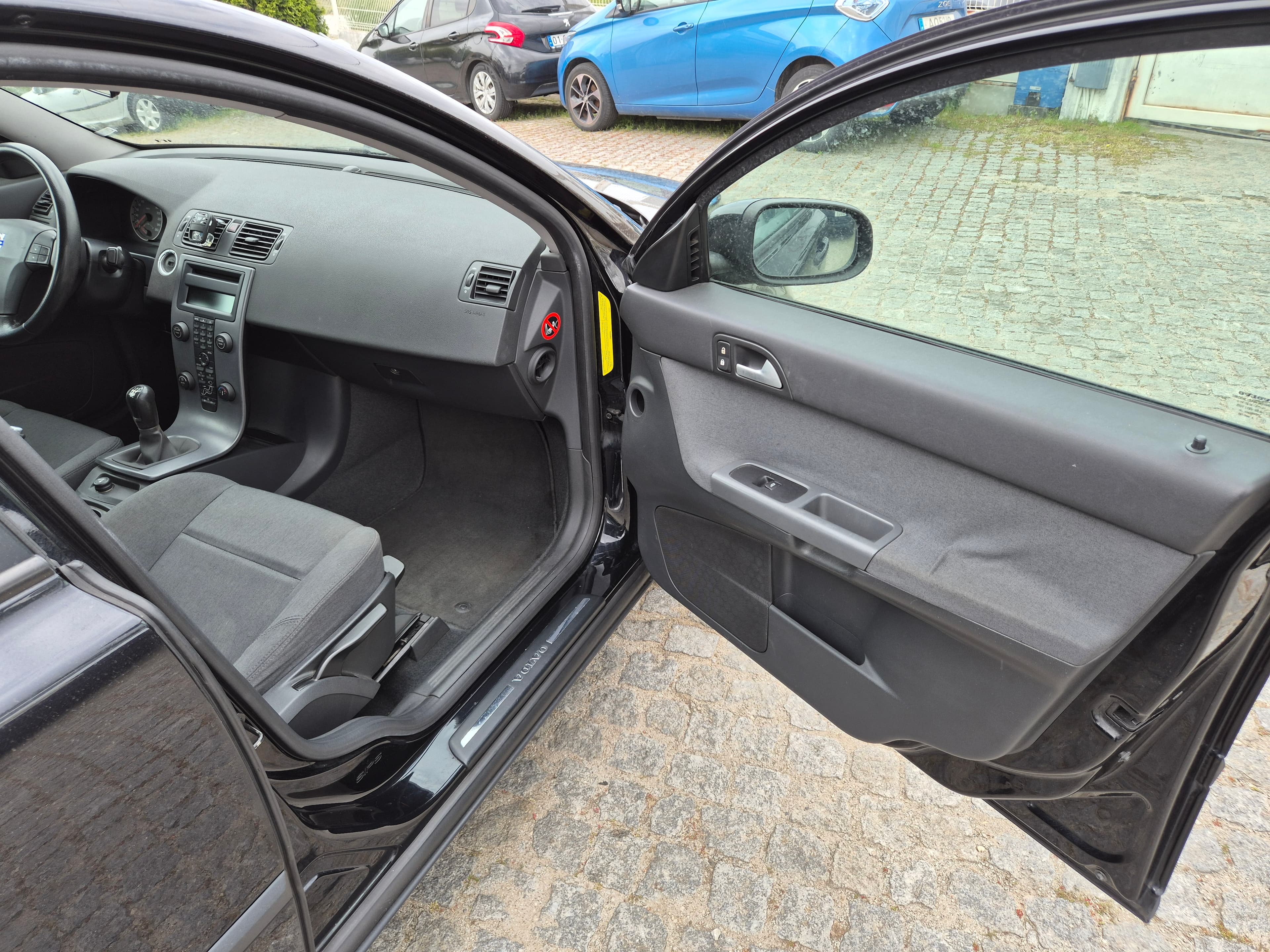 Volvo S40 1.6 D · Ano 2006 — image 18