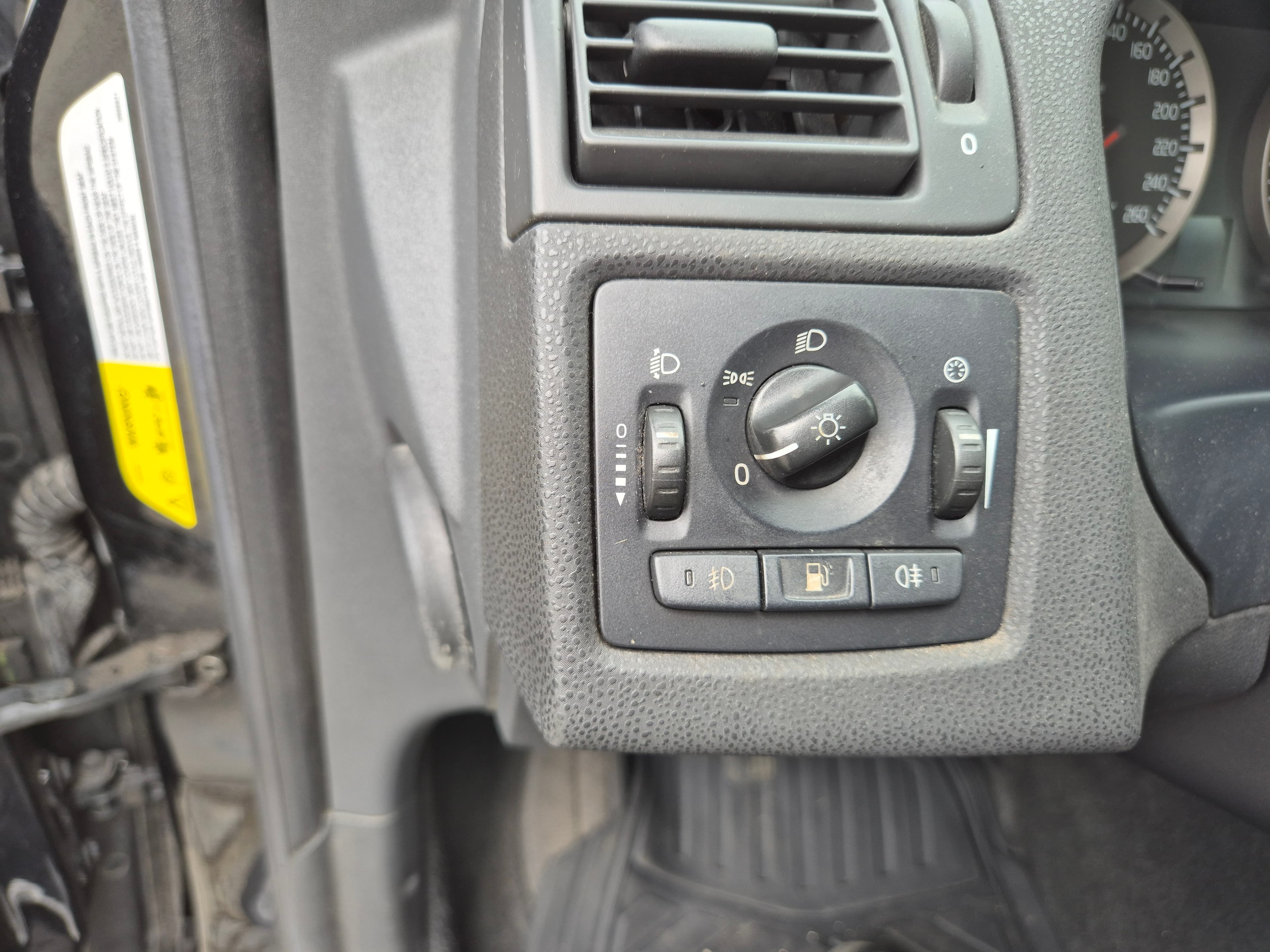 Volvo S40 1.6 D · Ano 2006 — image 30