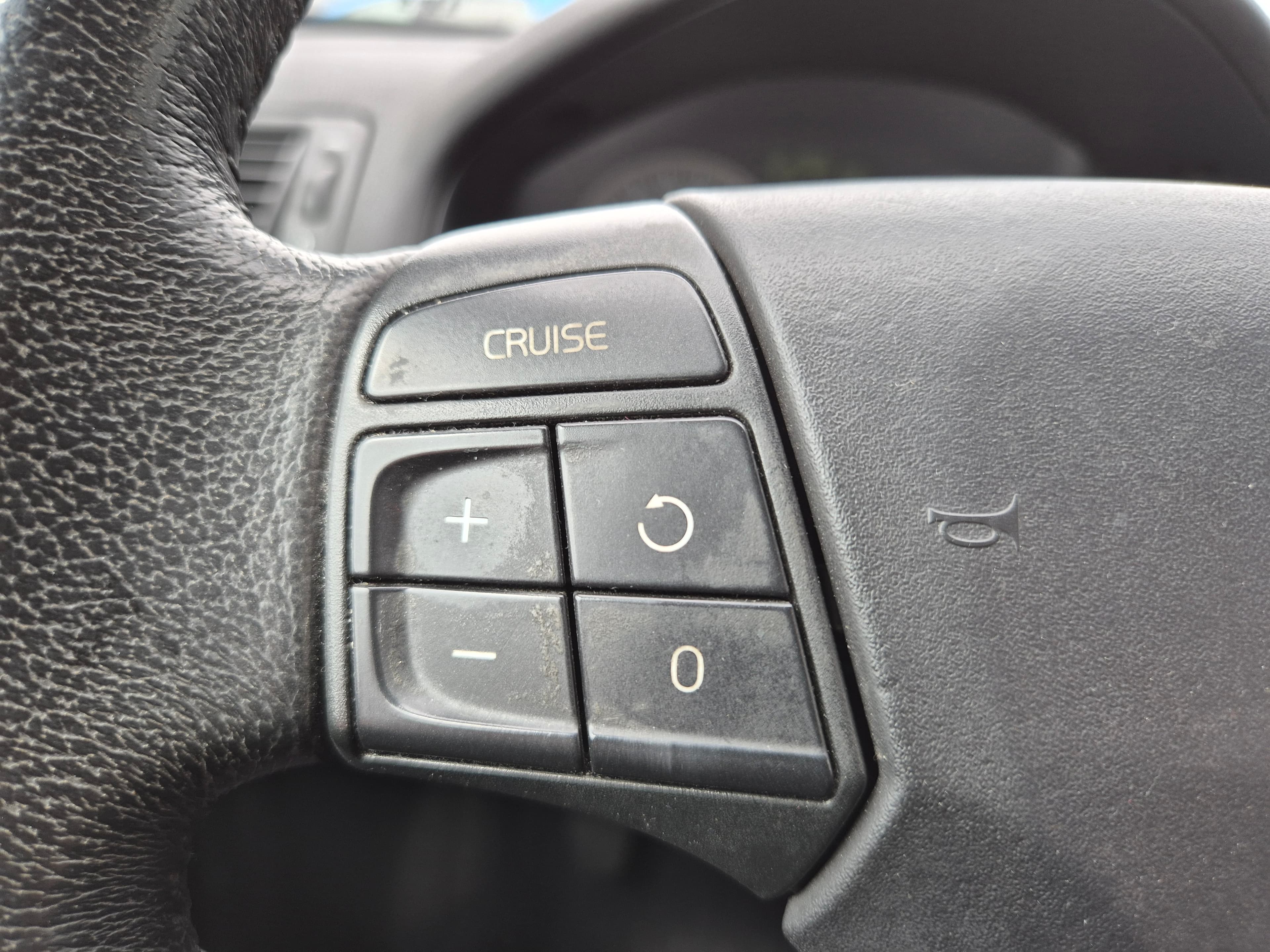 Volvo S40 1.6 D · Ano 2006 — image 36
