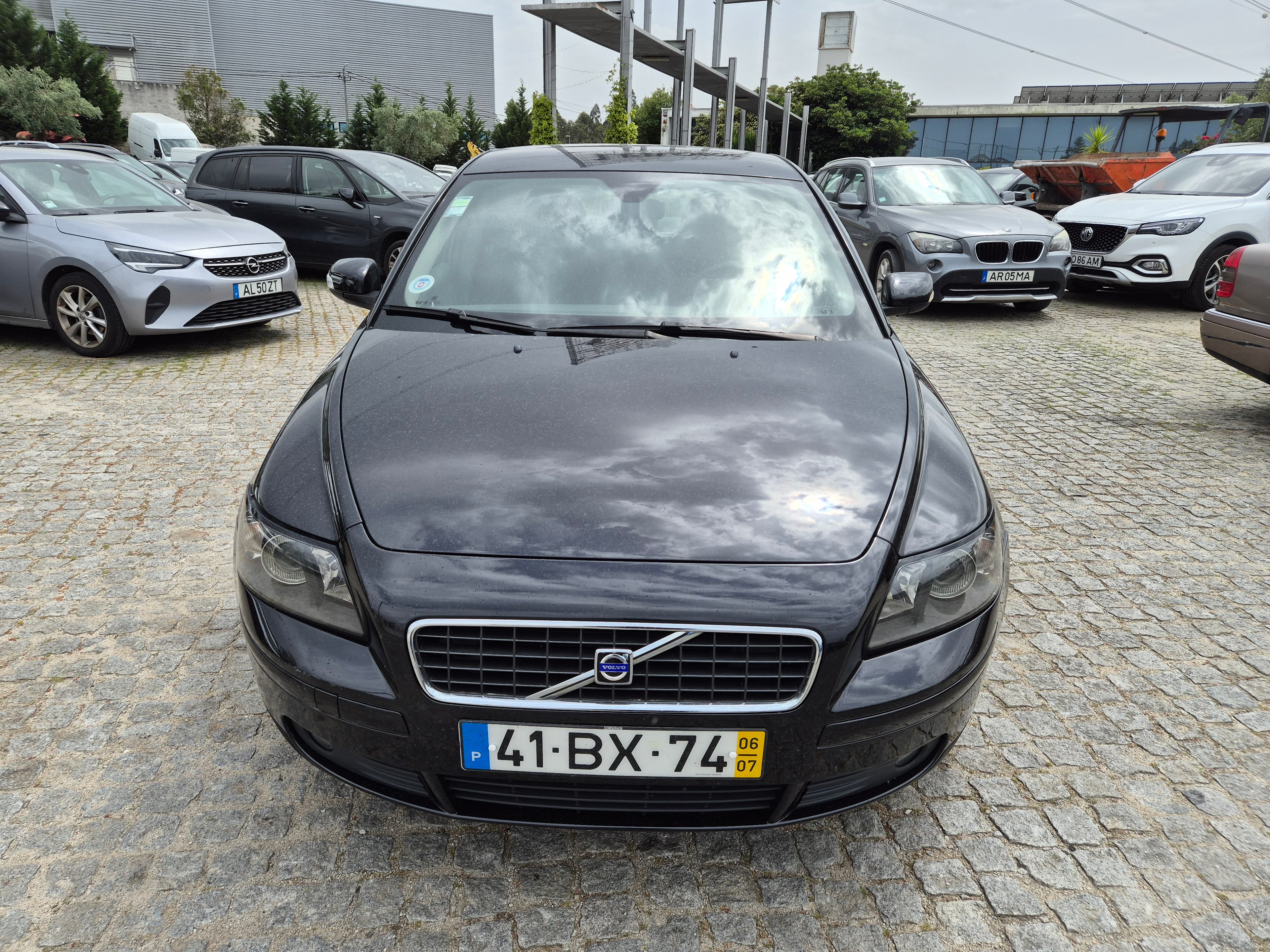 Volvo S40 1.6 D · Ano 2006 — image 2