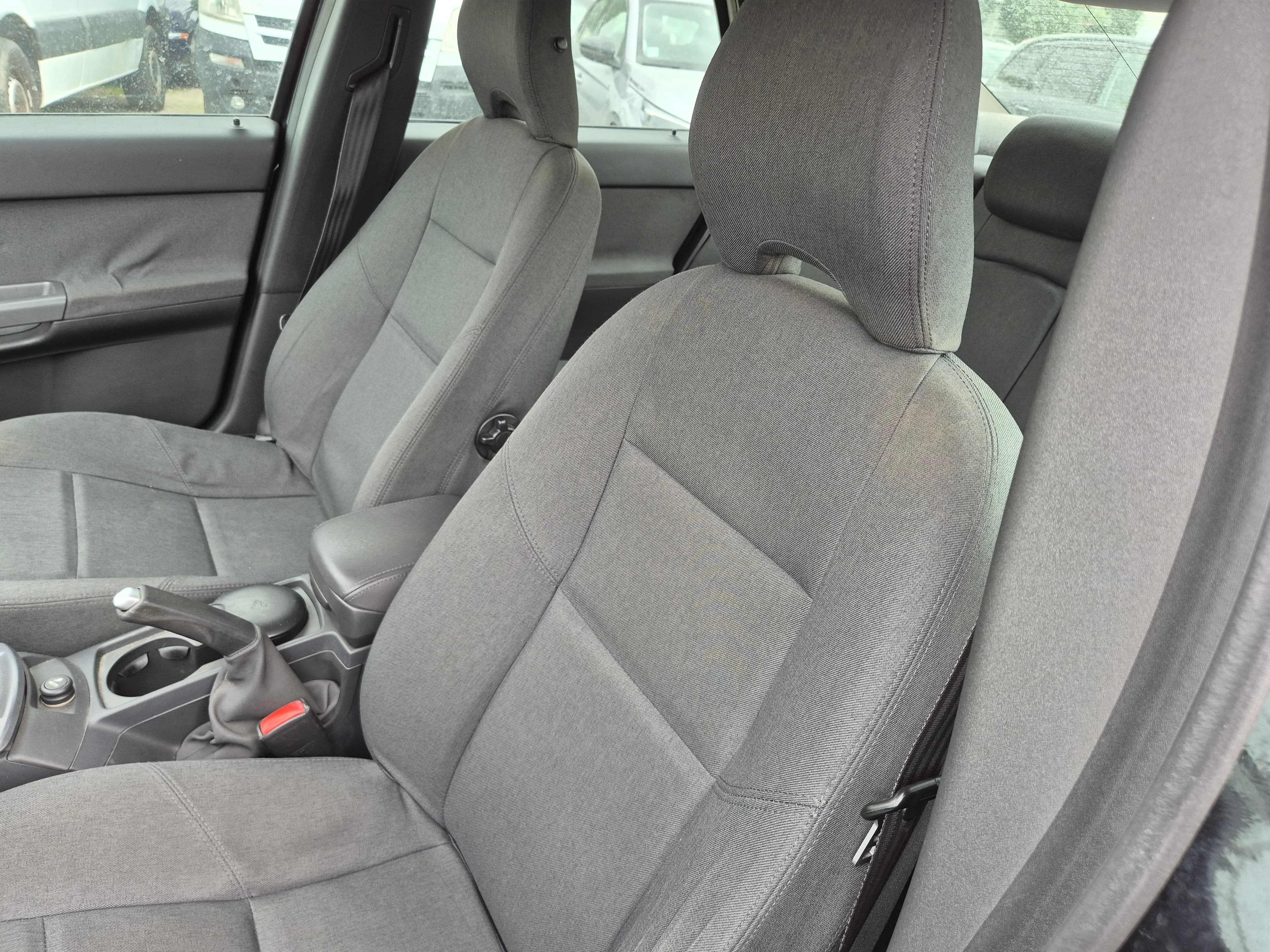 Volvo S40 1.6 D · Ano 2006 — image 27