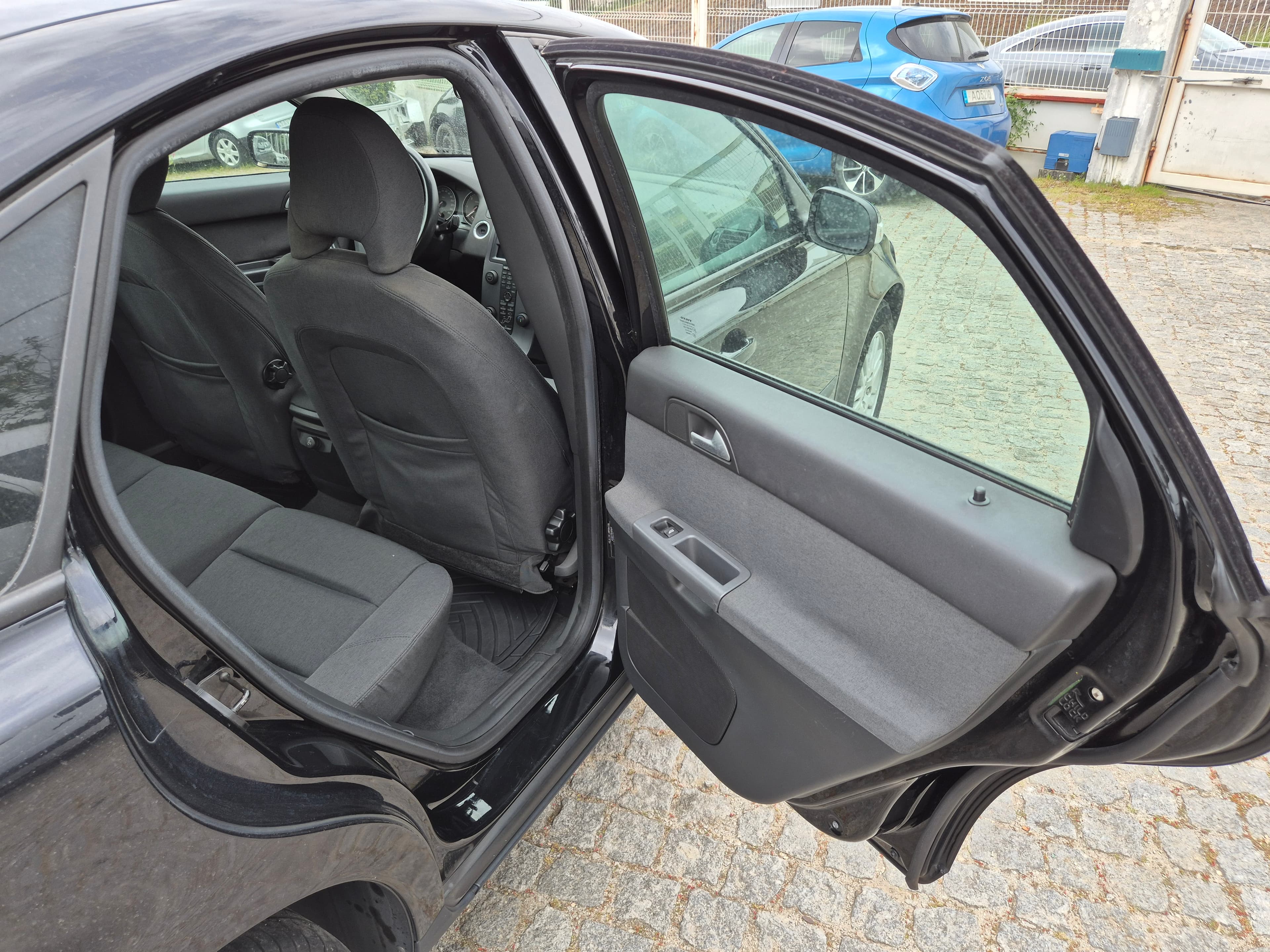 Volvo S40 1.6 D · Ano 2006 — image 15