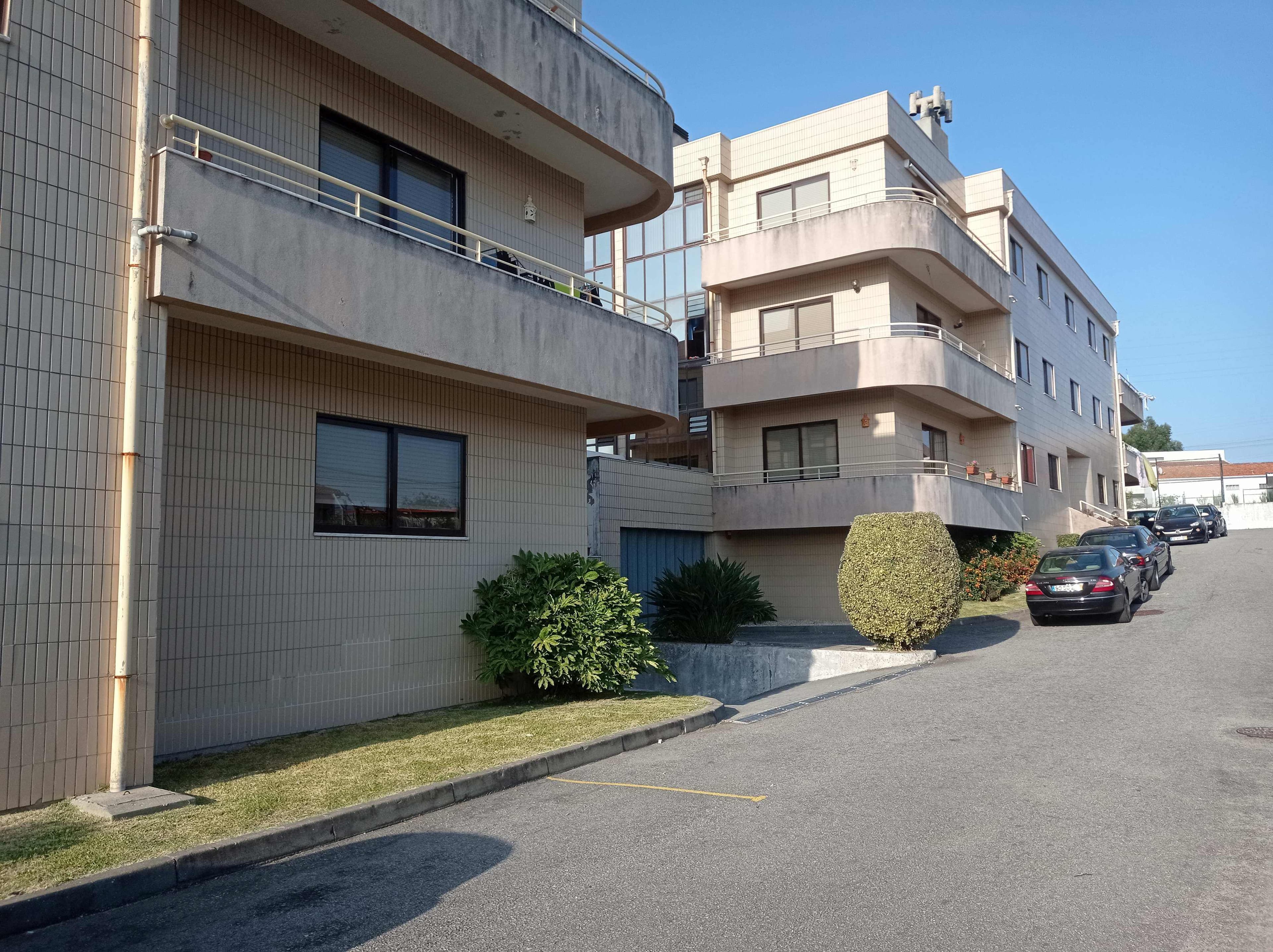 Garagem · Serzedo, Vila Nova de Gaia — imagem 2