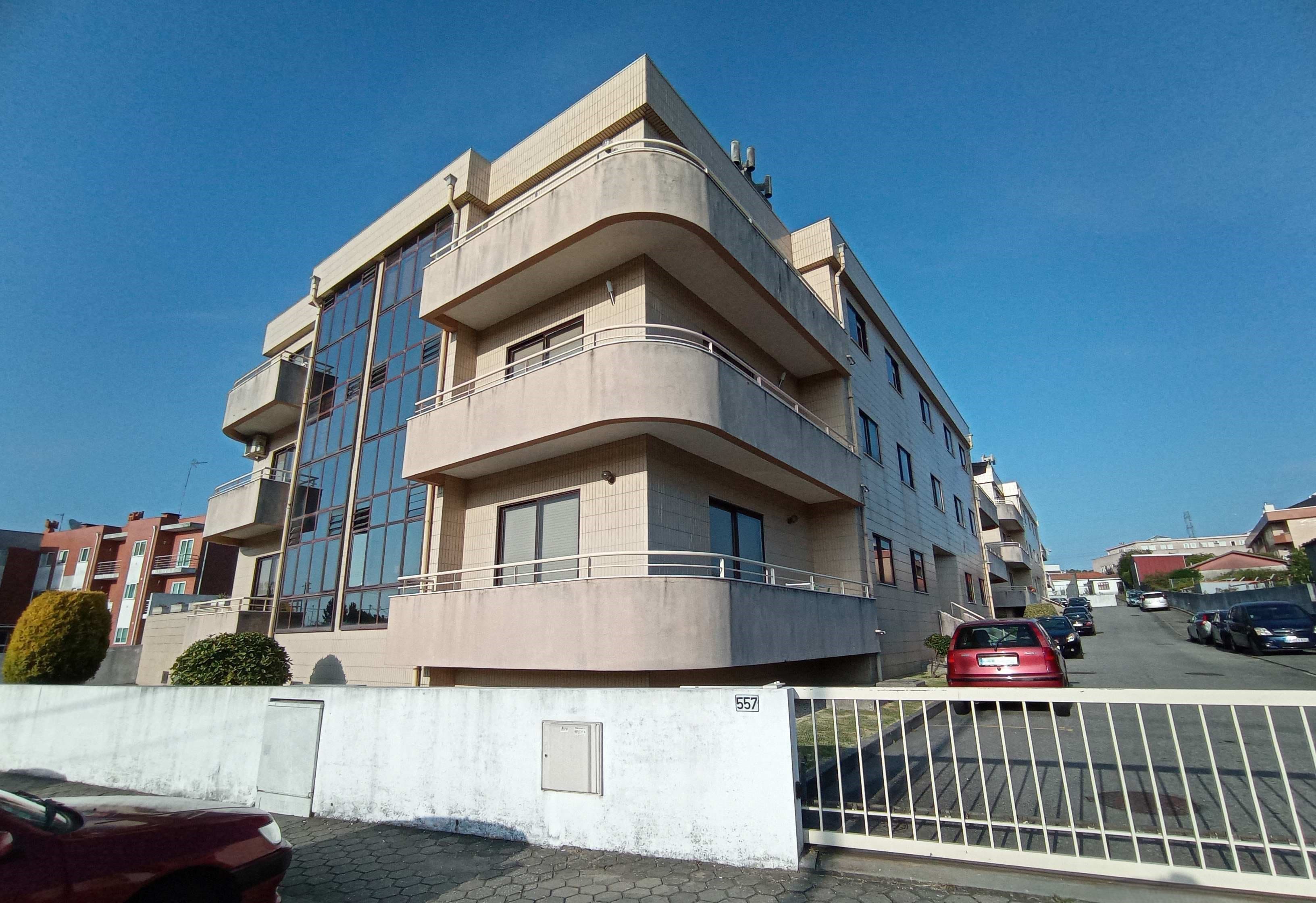 Garagem · Serzedo, Vila Nova de Gaia — imagem 1