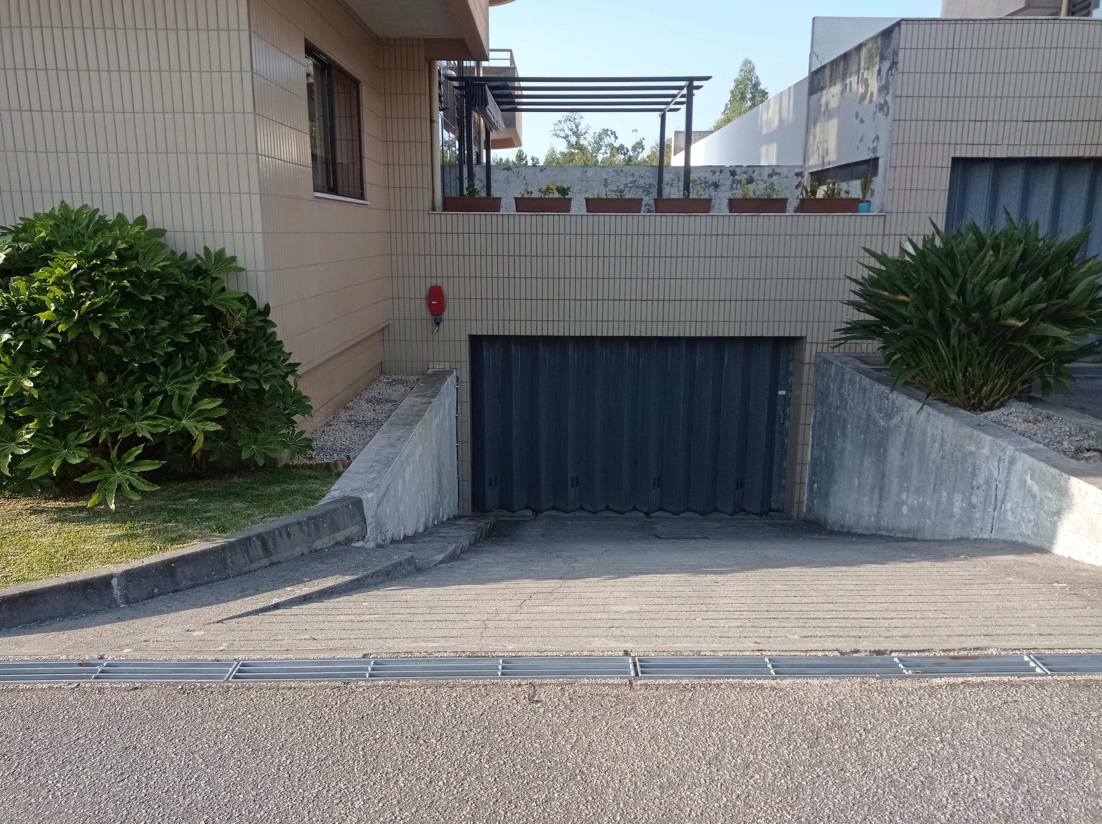 Garagem · Serzedo, Vila Nova de Gaia — imagem 3