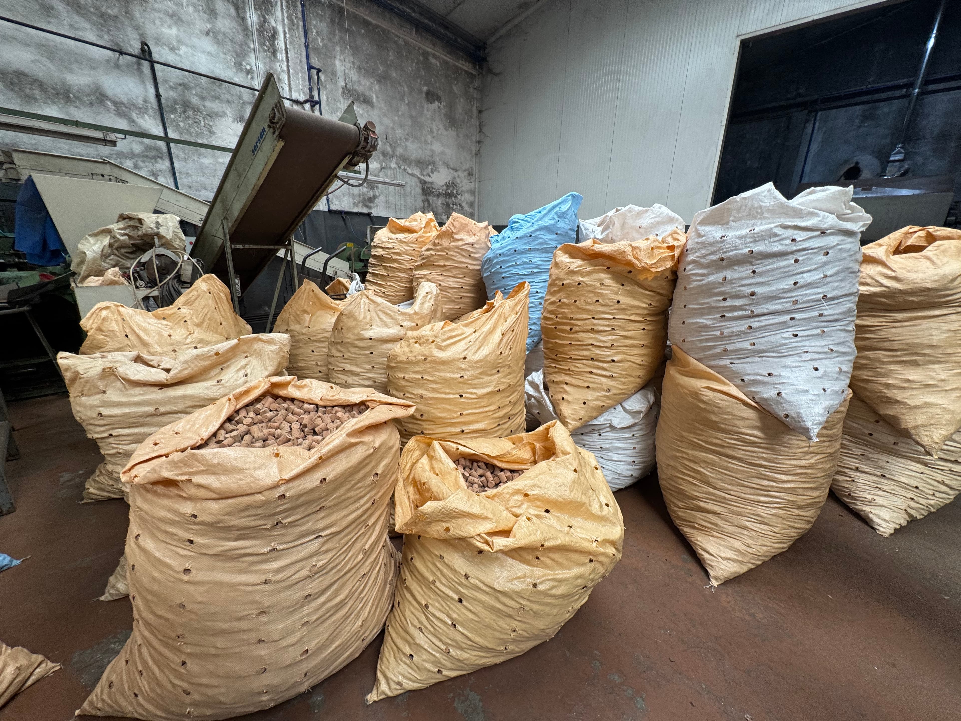 Equipamentos Industriais, Ferramentaria, de Escritório e Mobiliário — image 11