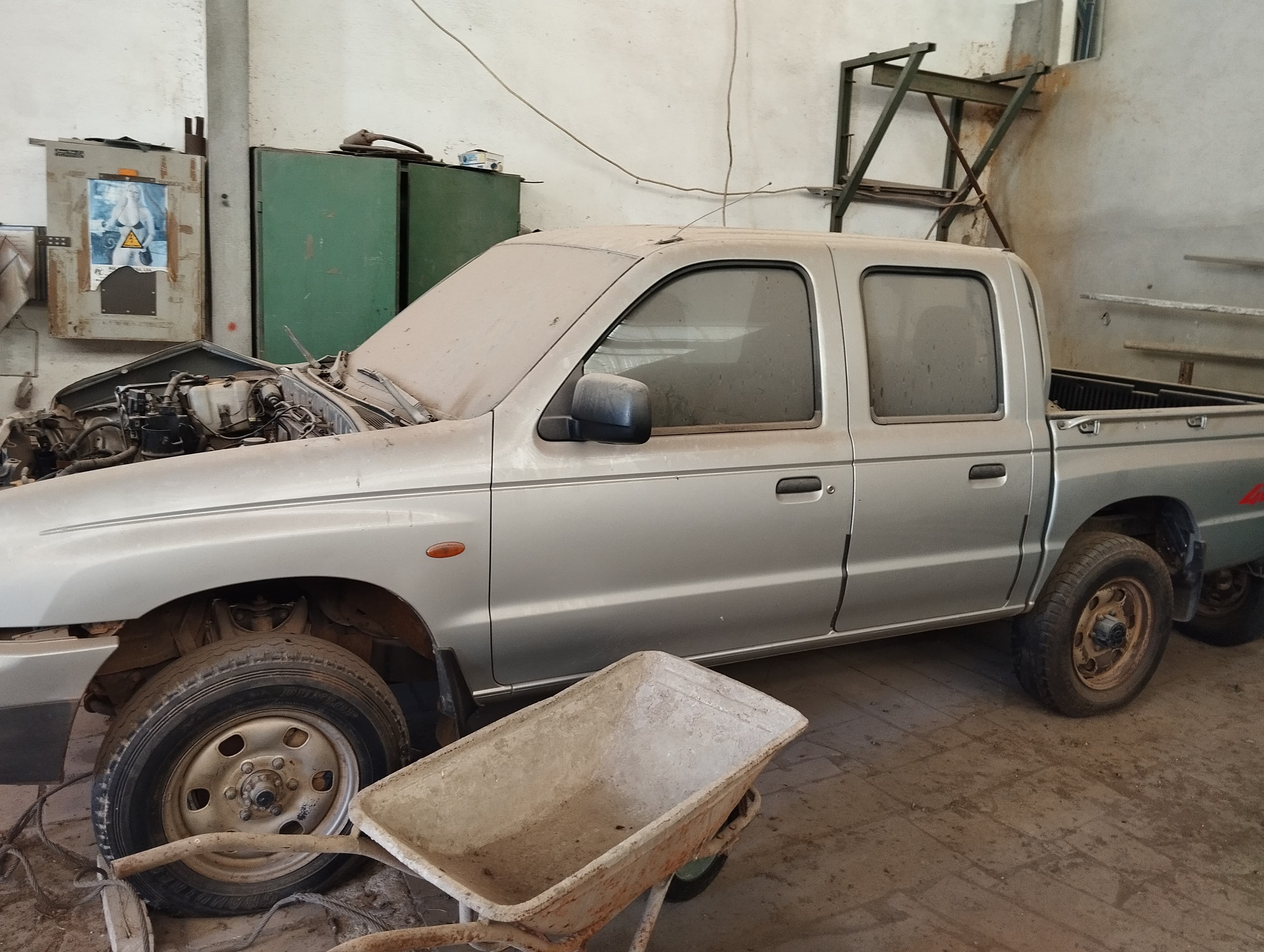 Mazda B2500 · Ano 2000 — imagem 7