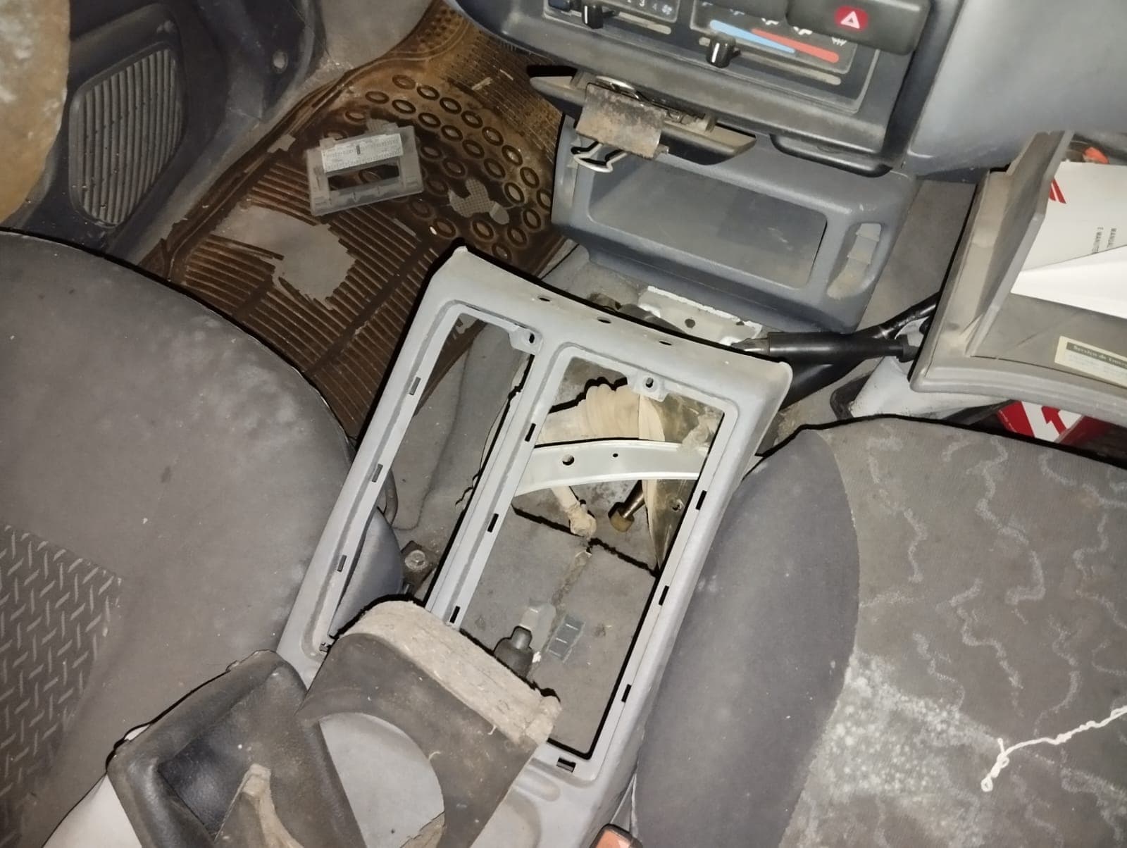 Nissan Terrano II · Ano 1997 — imagem 7