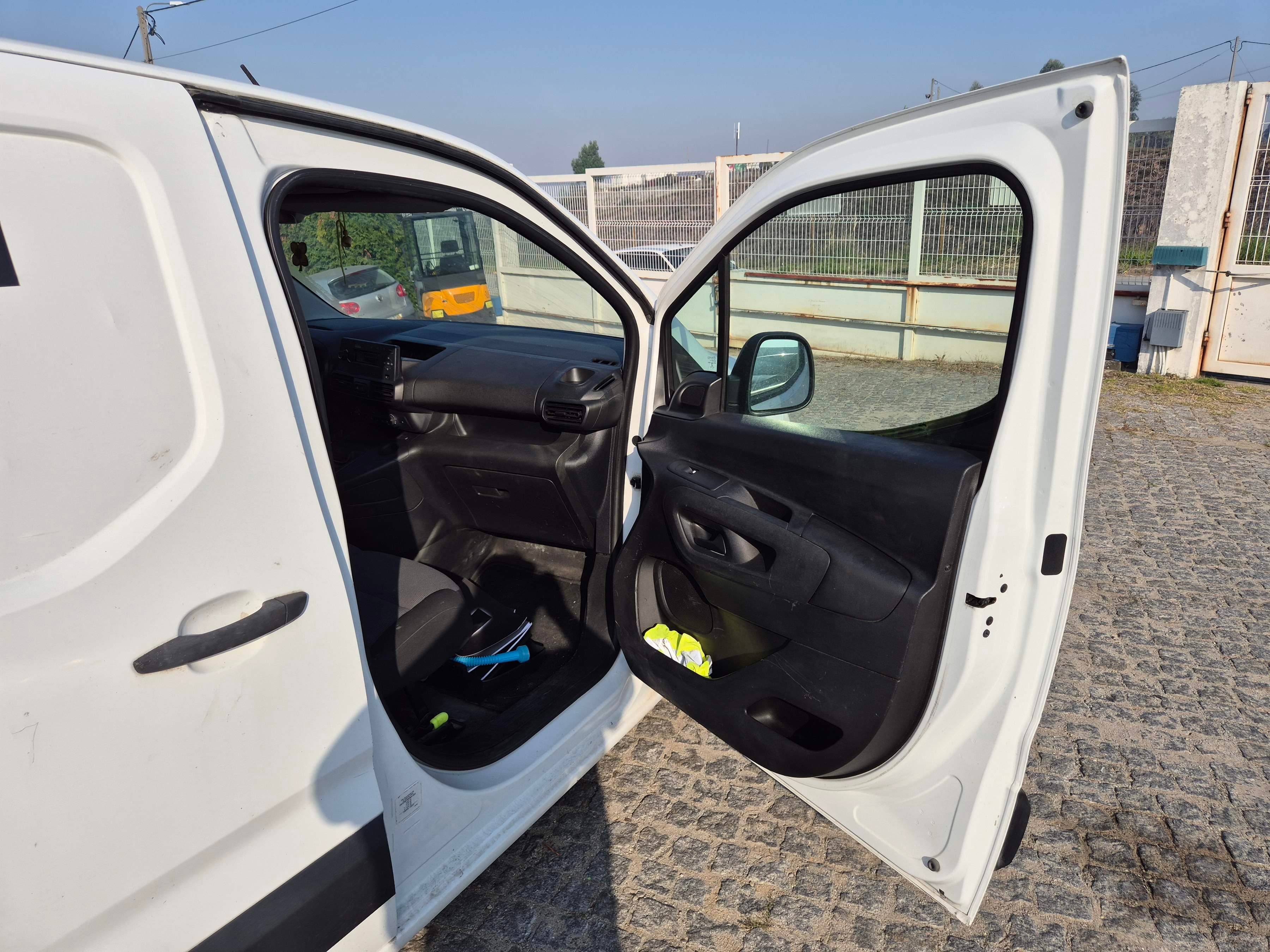 Citroën Berlingo · Ano 2019 — imagem 16