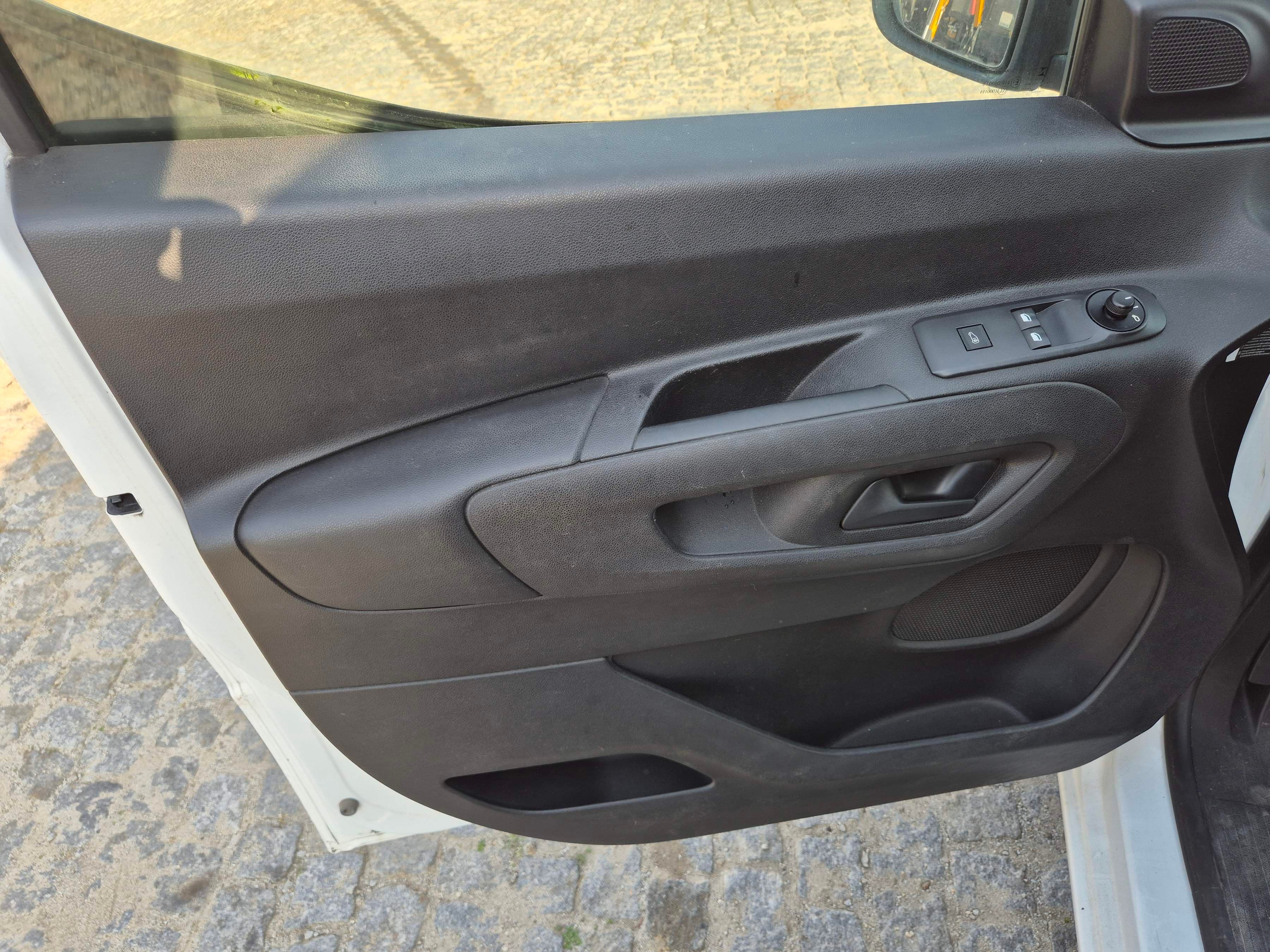 Citroën Berlingo · Ano 2019 — imagem 20