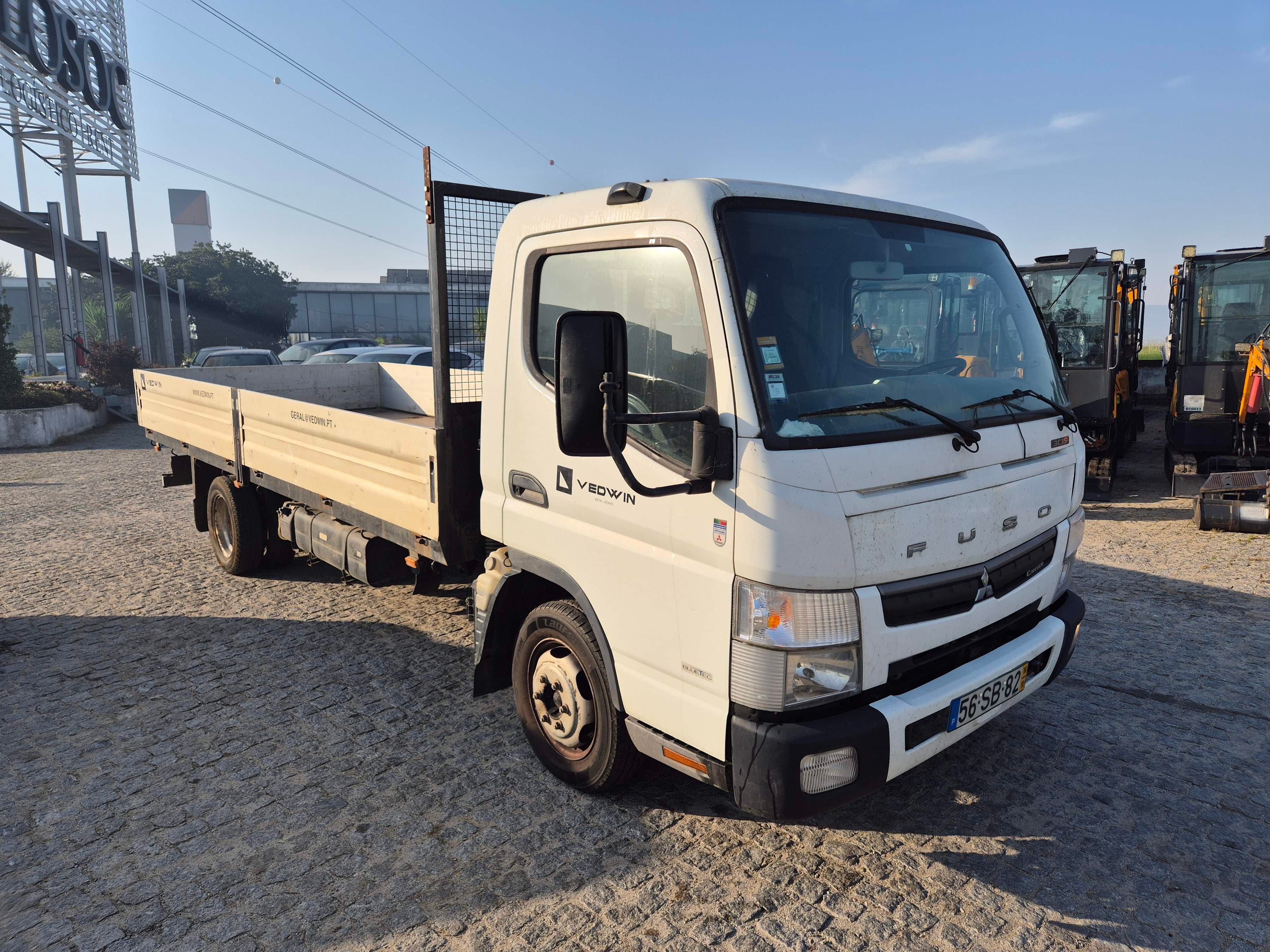 Mitsubishi Canter · Ano 2016 — imagem 1