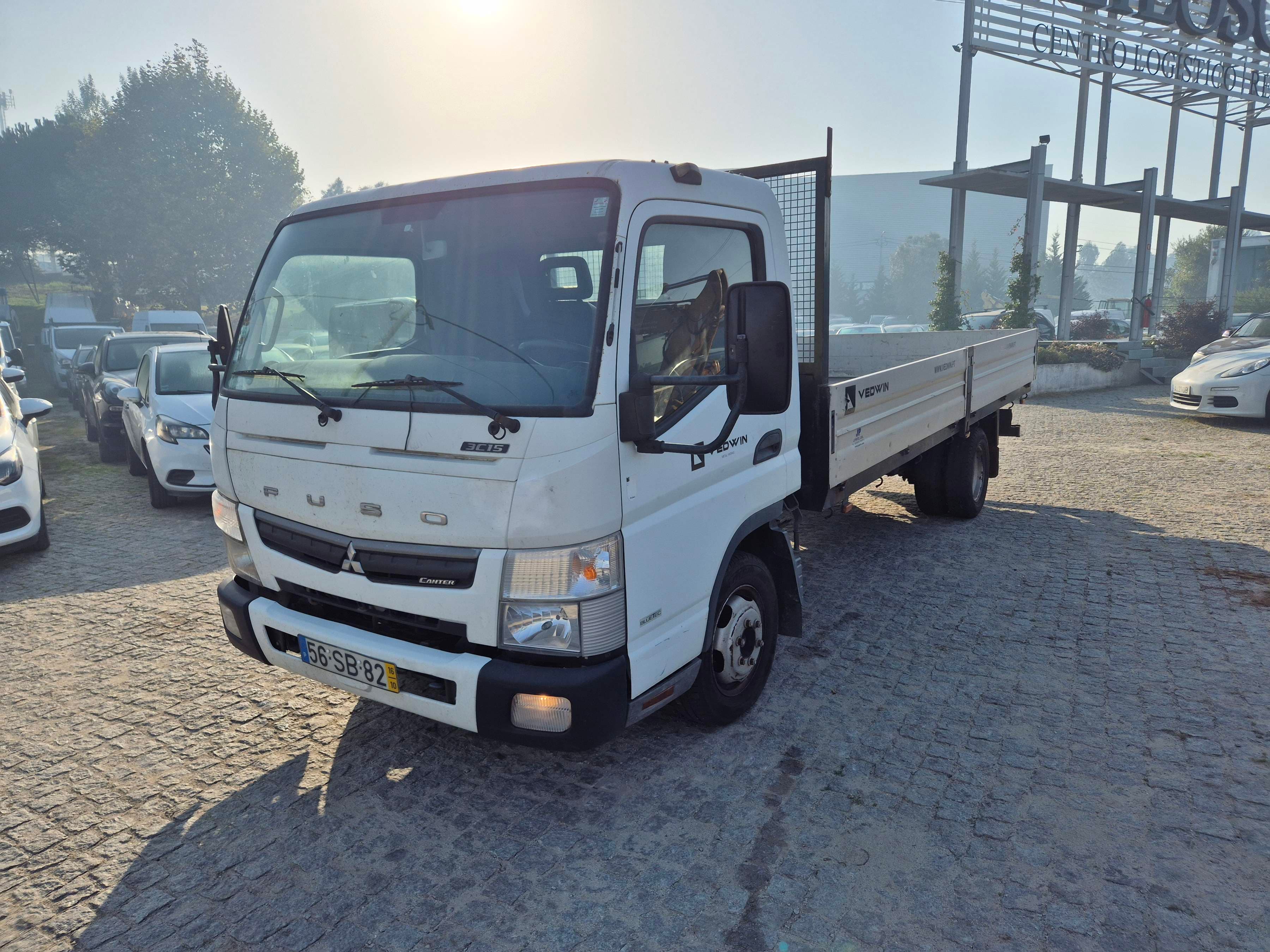 Mitsubishi Canter · Ano 2016 — imagem 3