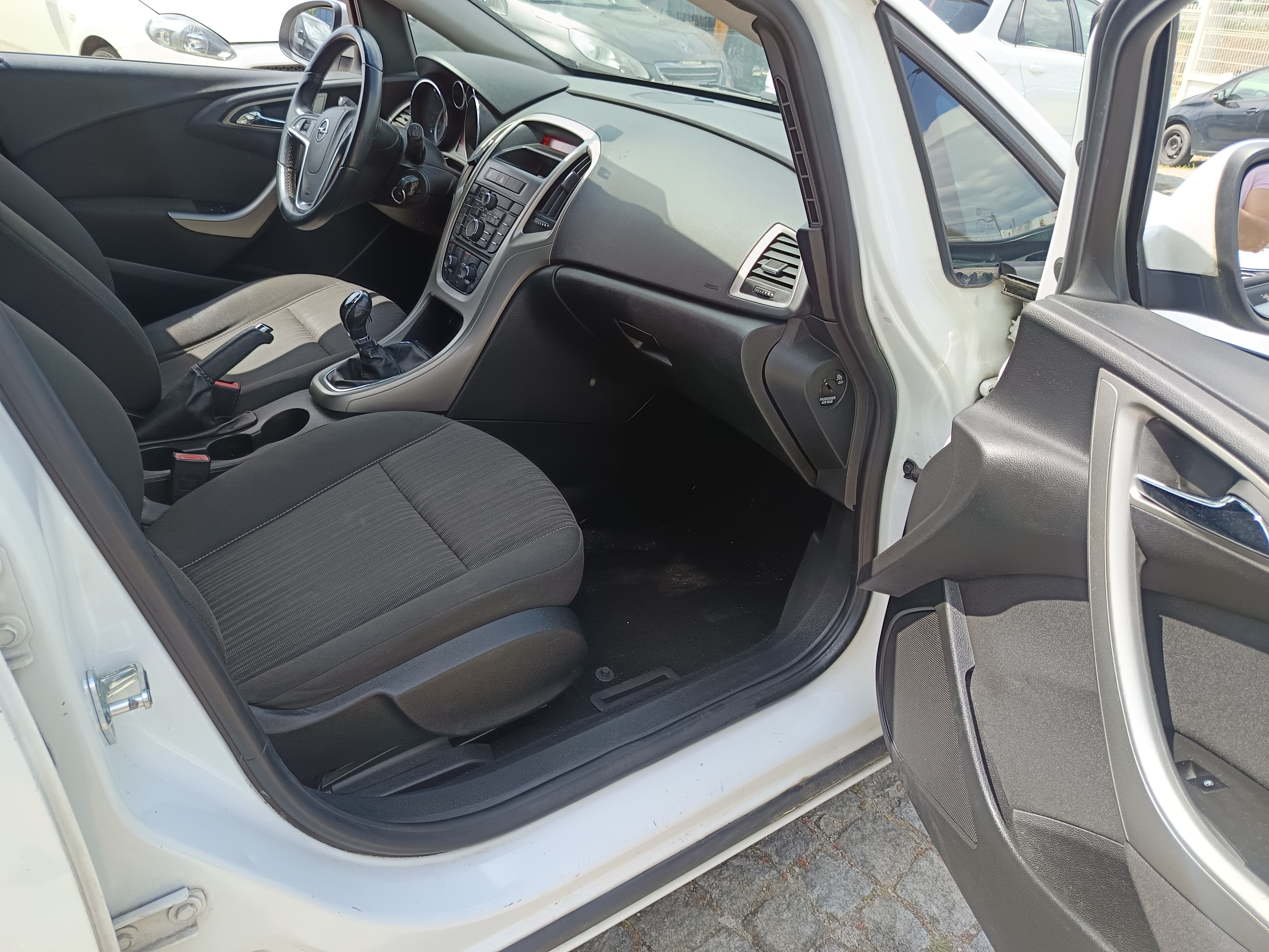 Opel Astra 1.3 CDTI · Ano 2011 — imagem 22