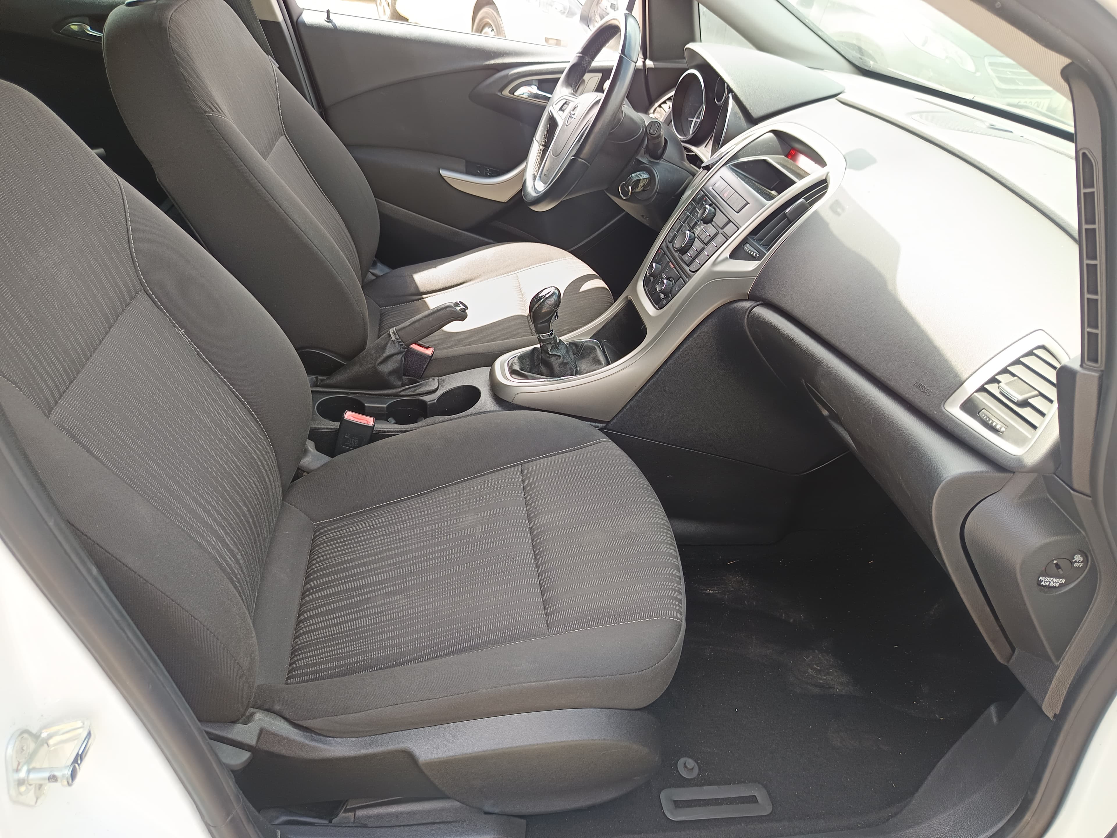 Opel Astra 1.3 CDTI · Ano 2011 — imagem 24