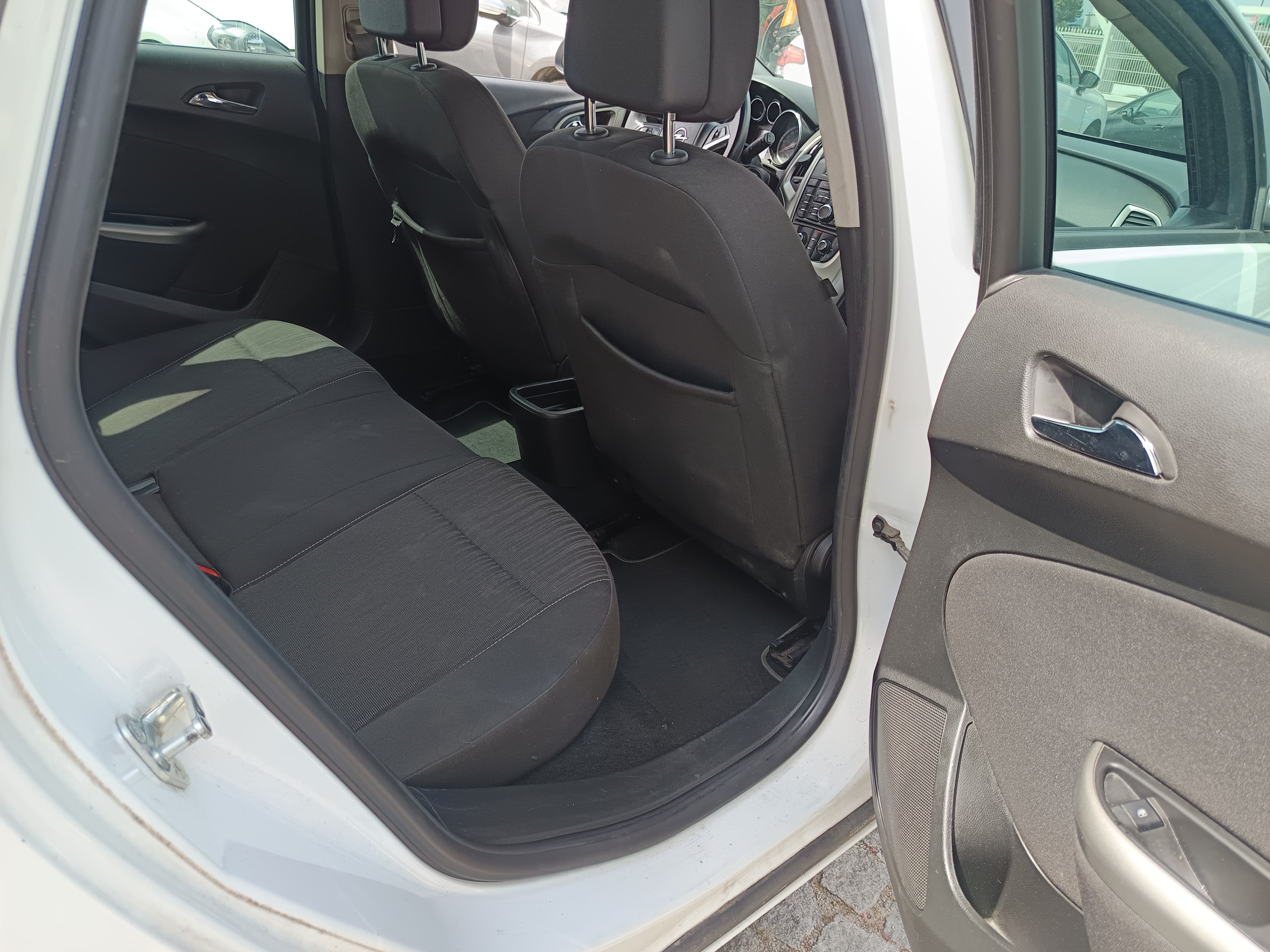 Opel Astra 1.3 CDTI · Ano 2011 — imagem 19