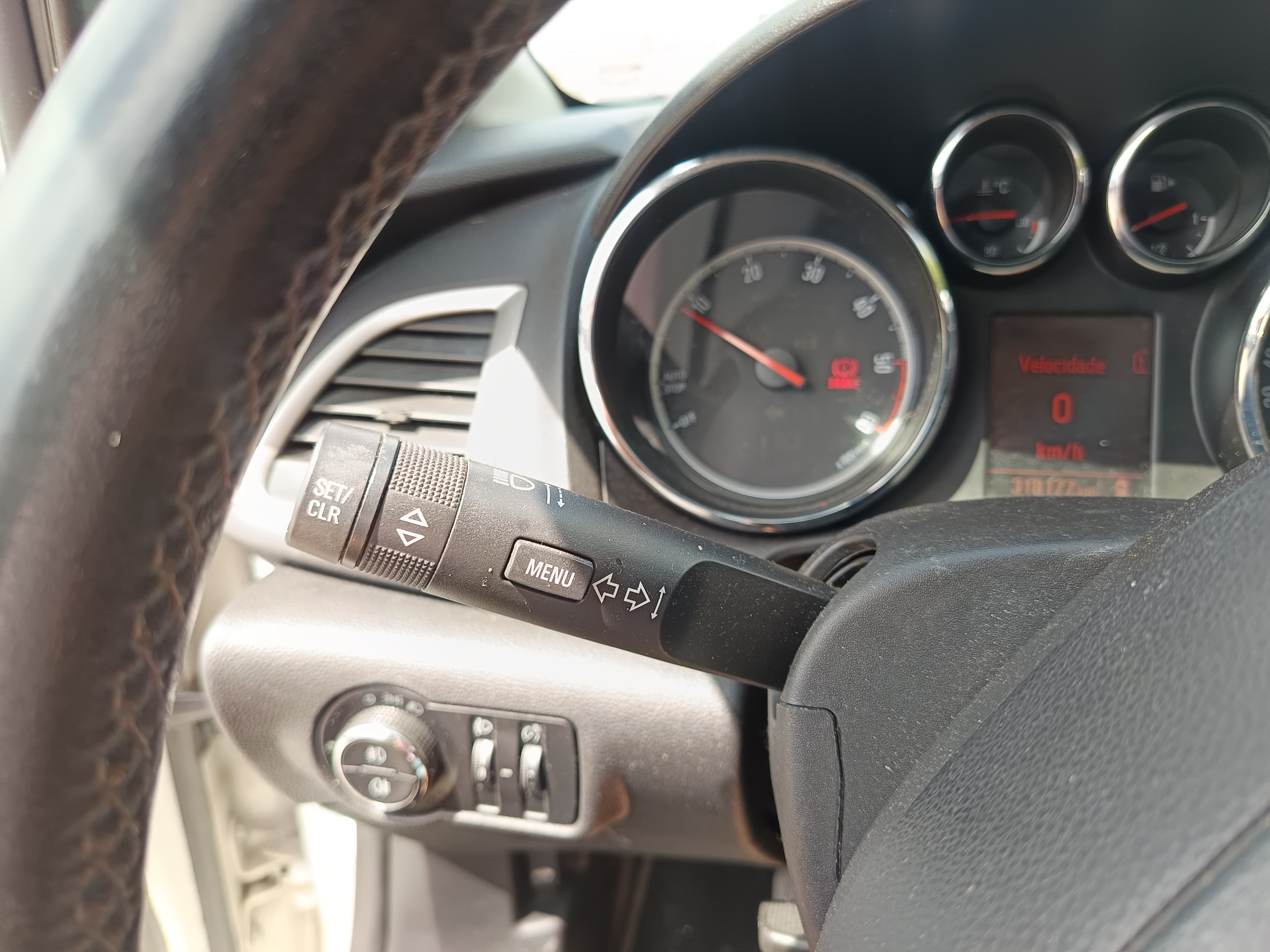 Opel Astra 1.3 CDTI · Ano 2011 — imagem 39